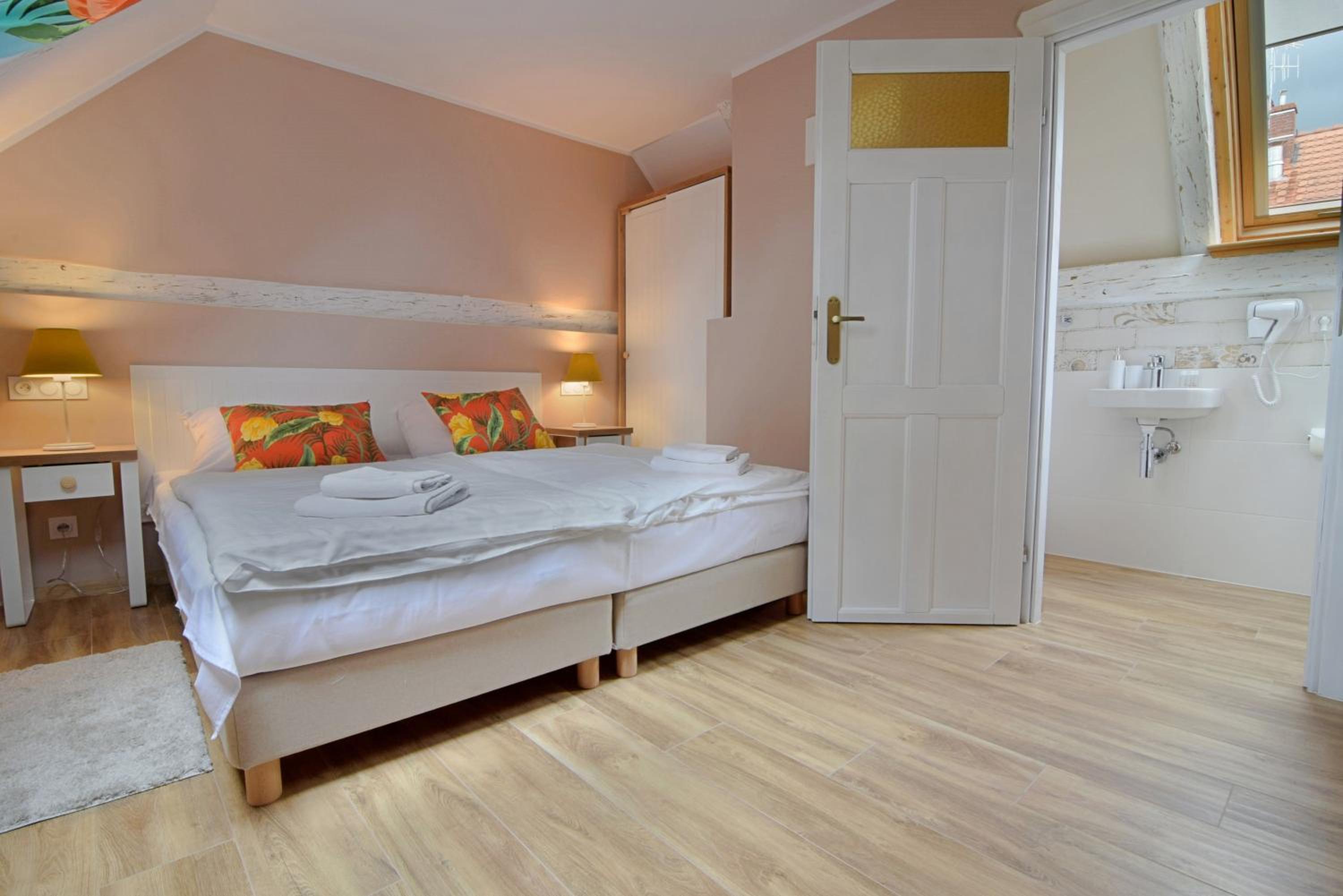 Small Double Room  photo 3