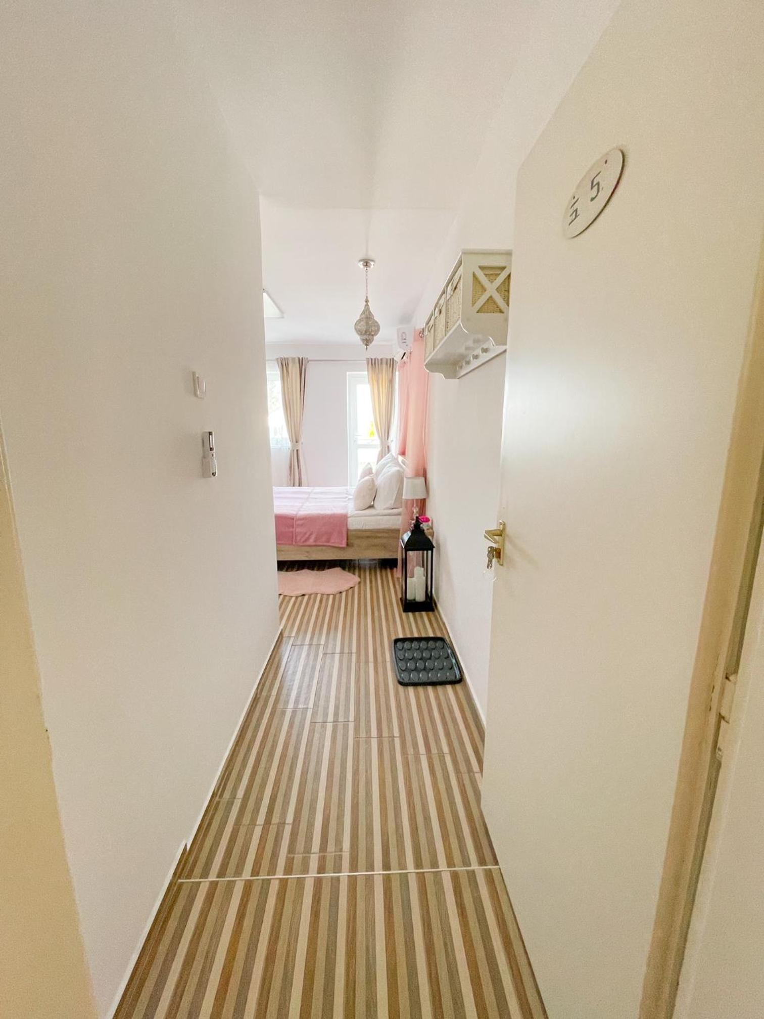 Deluxe Double Room with Shower photo 1