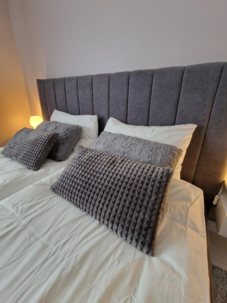 Large Double Room photo 1