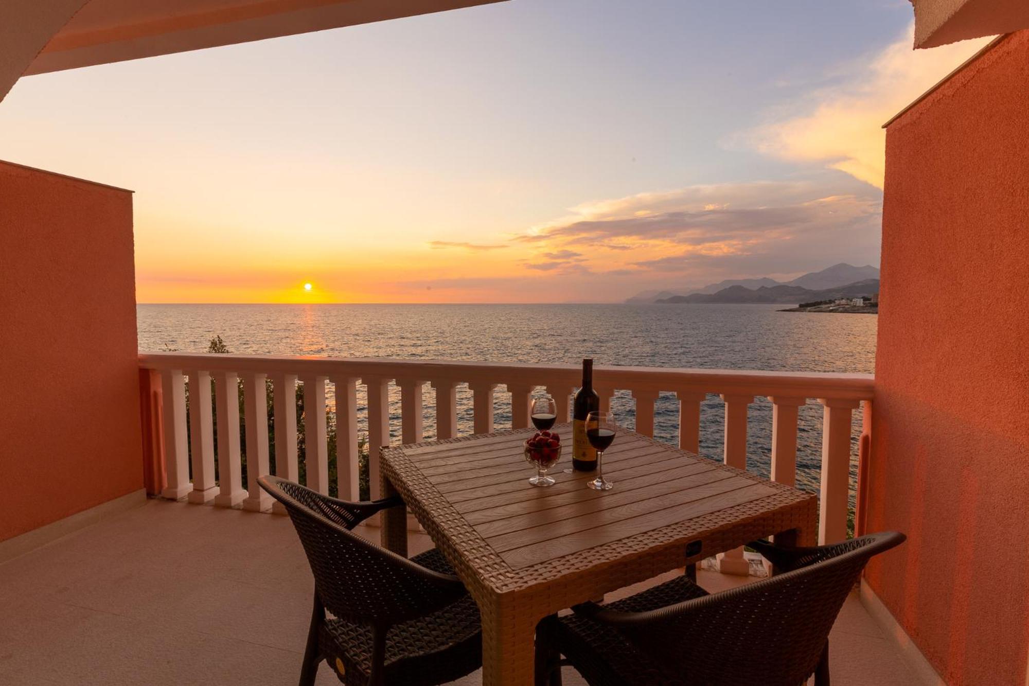 Studio Apartment with Sea View photo 1