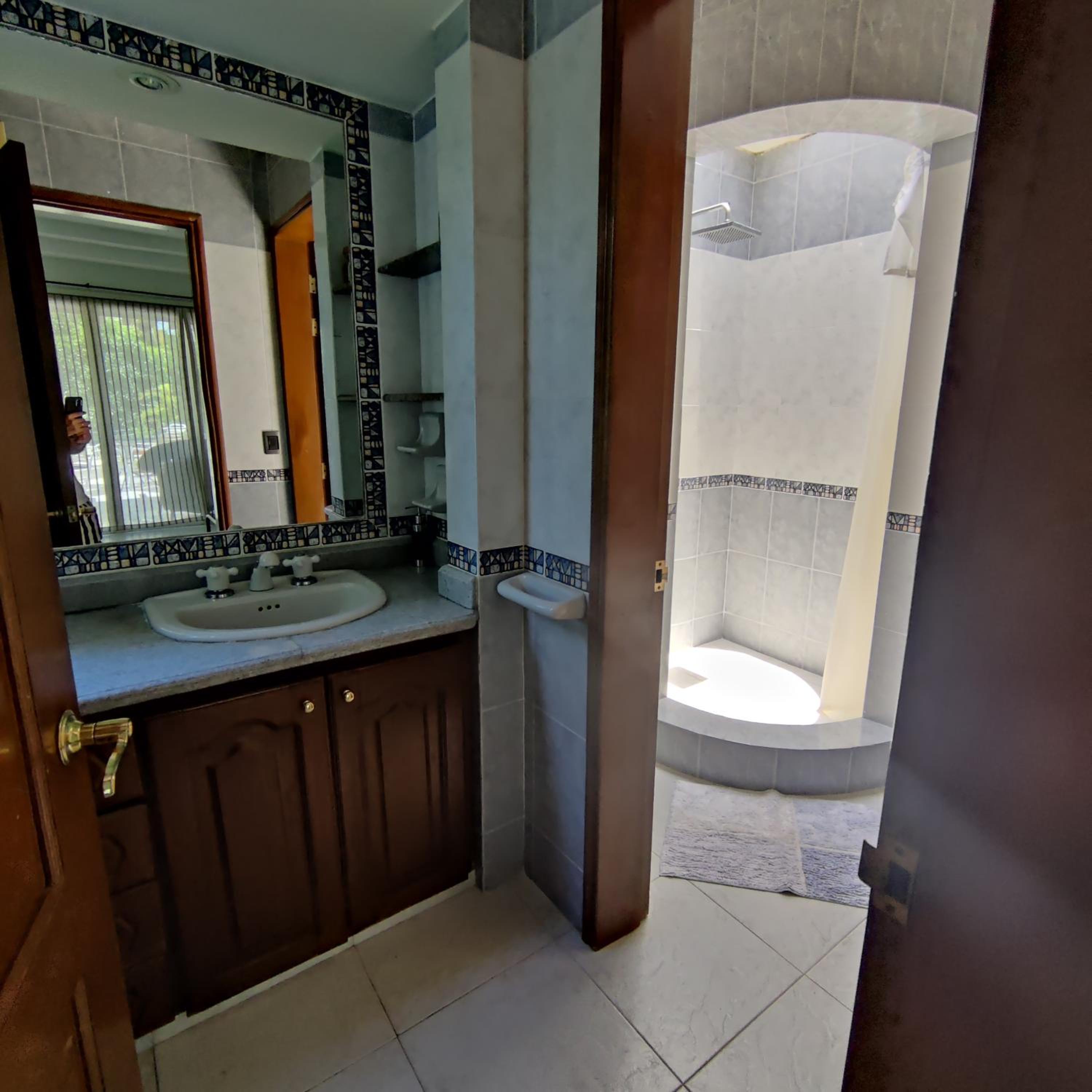 Five-Bedroom Villa with Private Pool photo 2