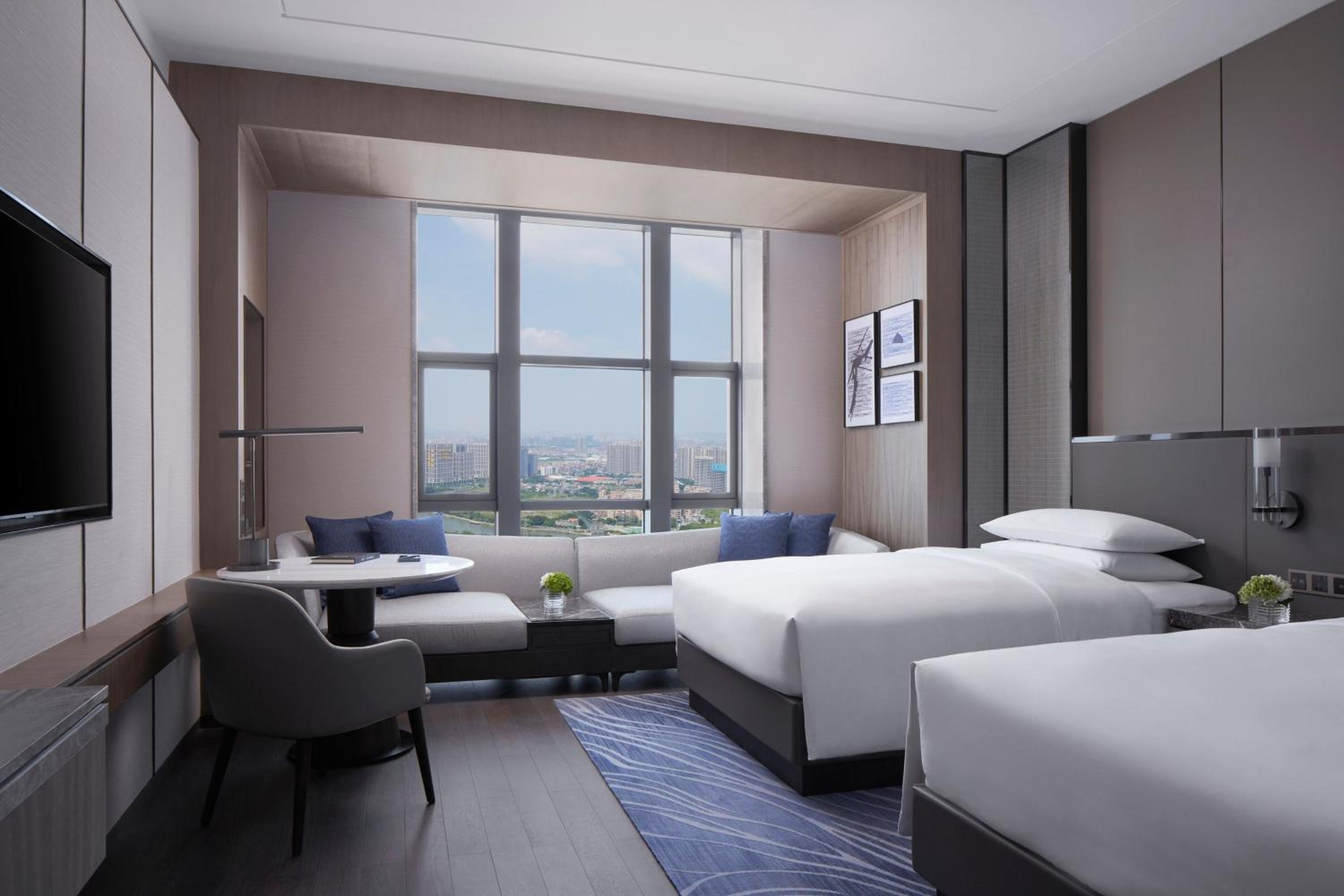 Executive Deluxe Double Room with Two Double Beds and Club Lounge Access