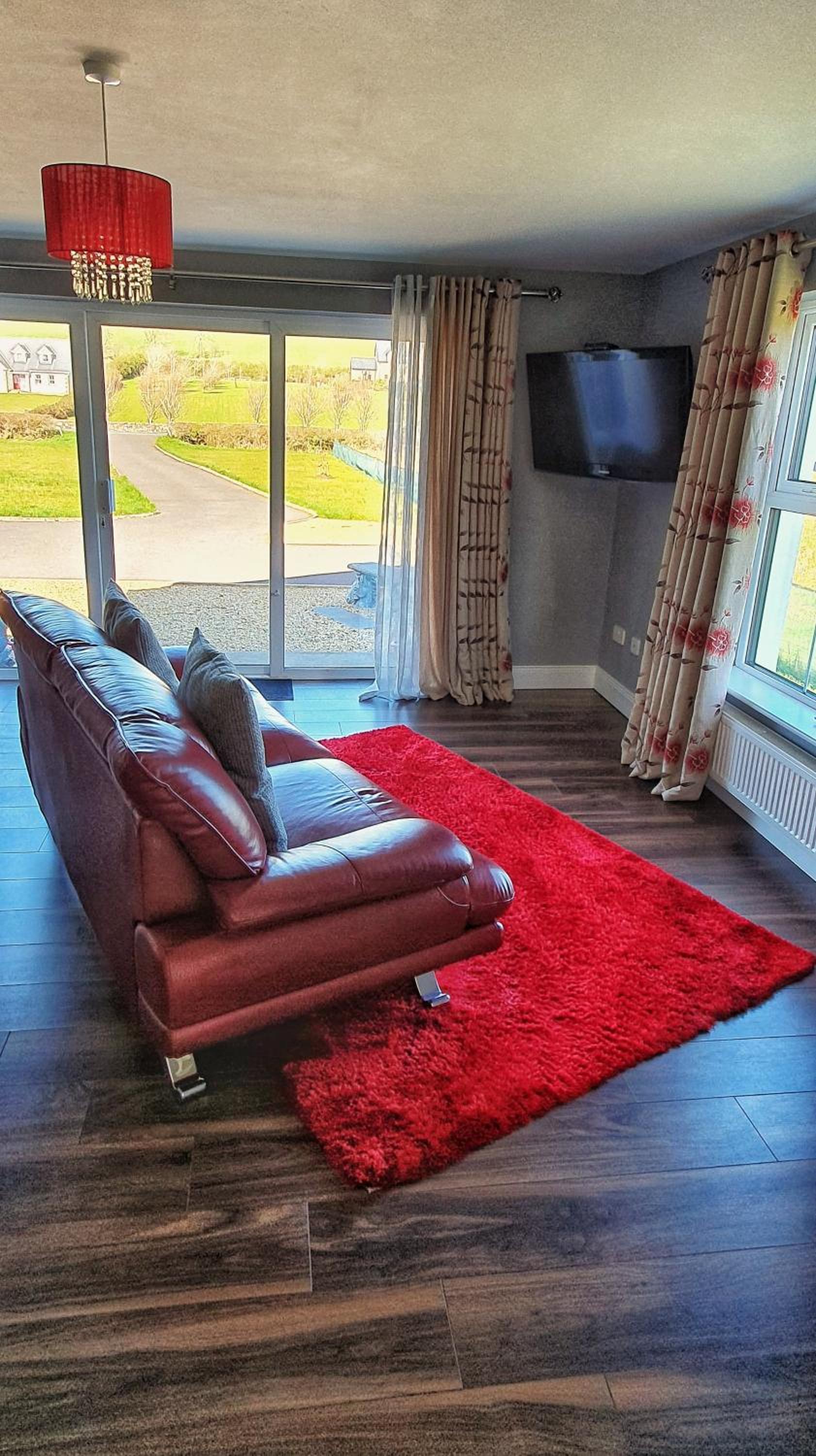 One-Bedroom House - Photo 19