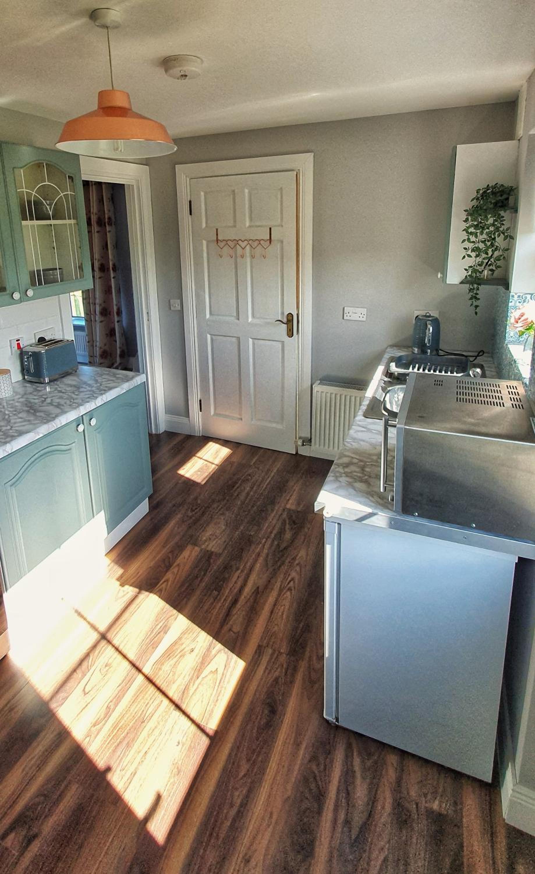 One-Bedroom House - Photo 33