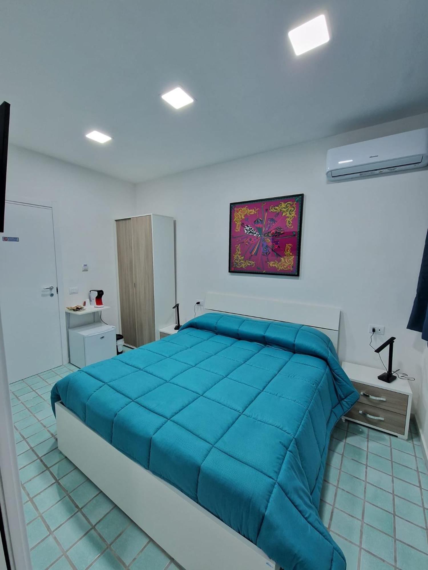 Double Room with Private Bathroom - Photo 4