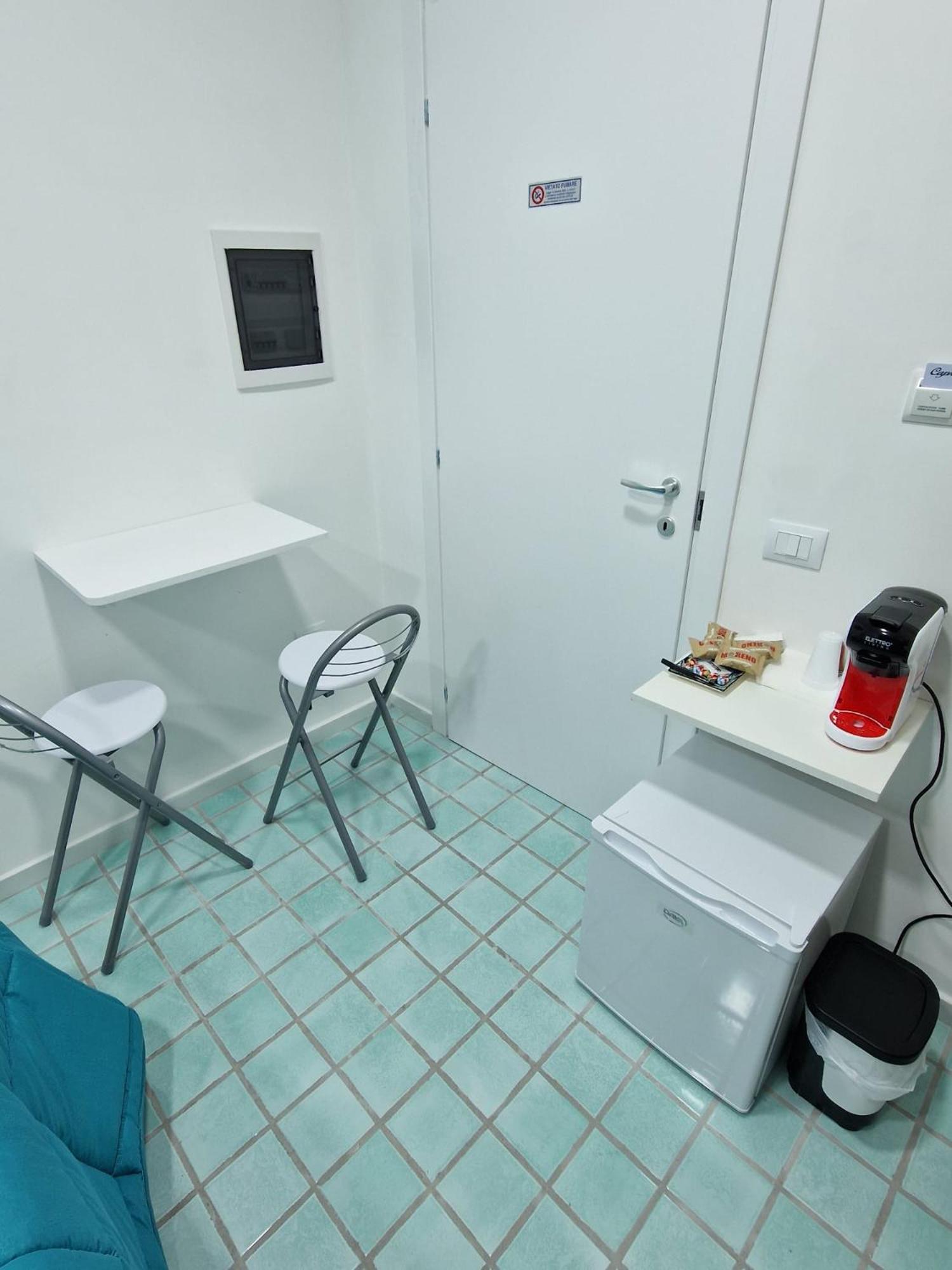 Double Room with Private Bathroom - Photo 2