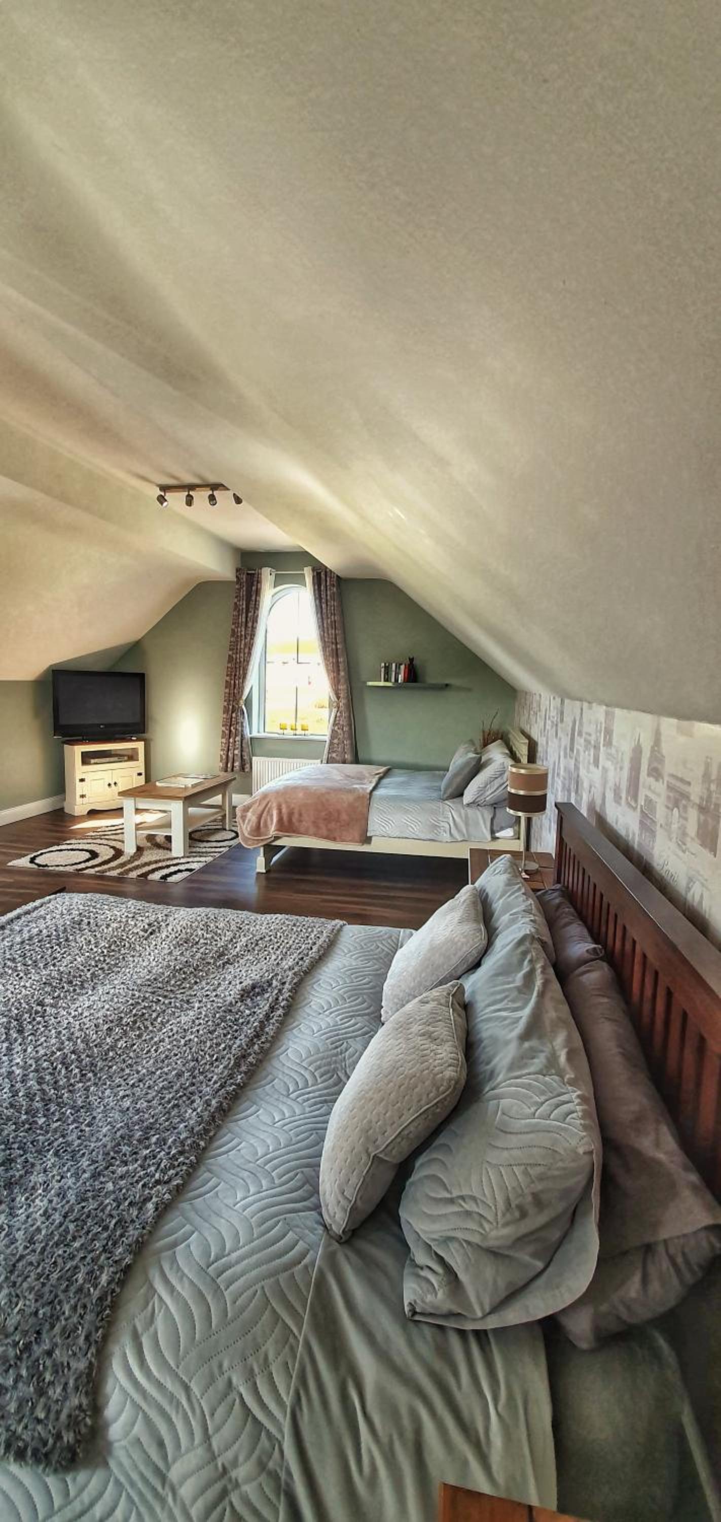 One-Bedroom House - Photo 44