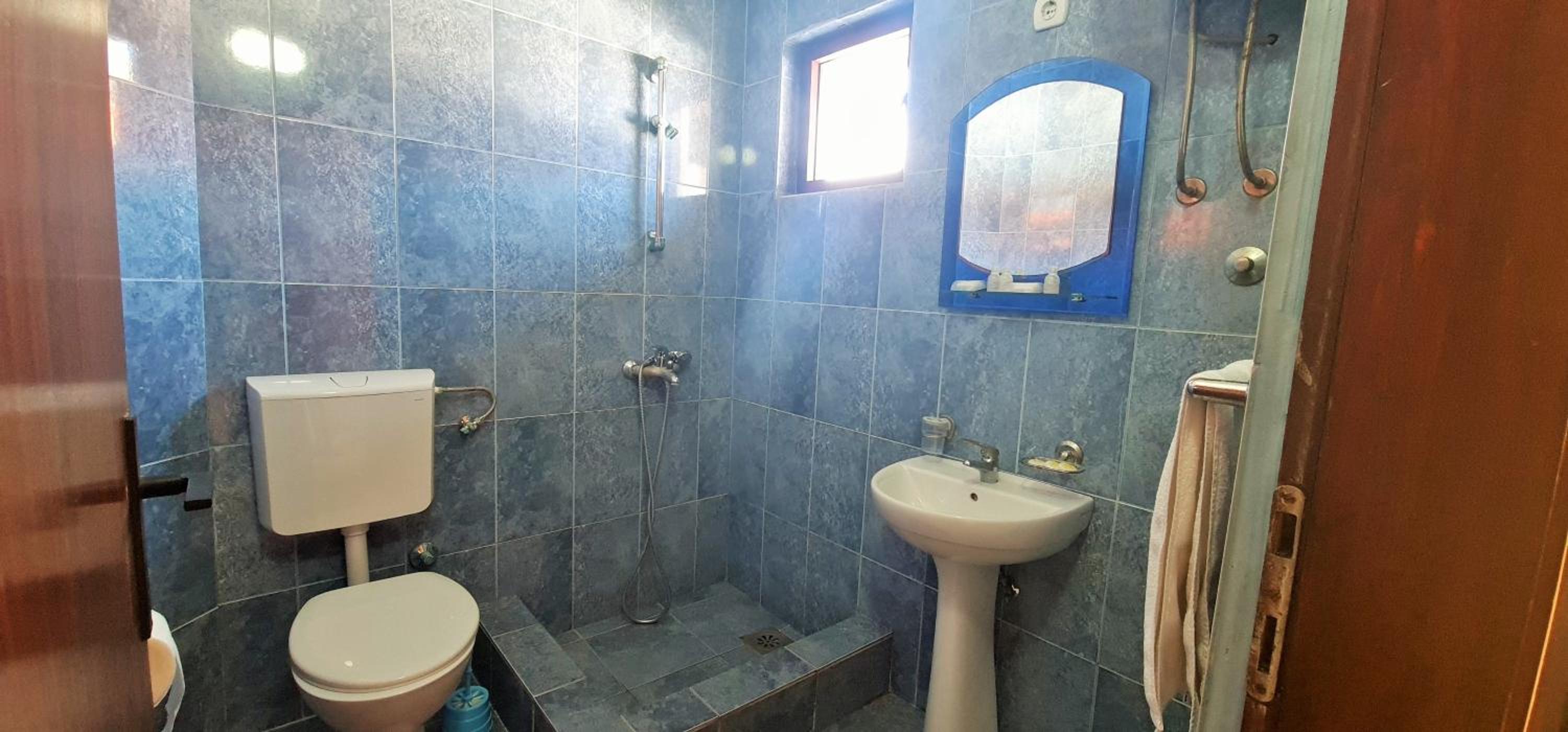 Double Room with Balcony and Sea View - Photo 9
