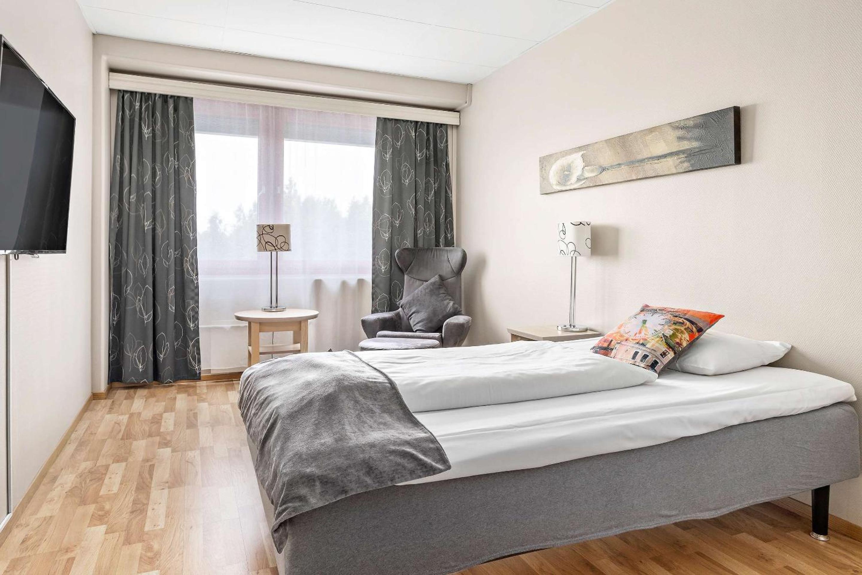 Single Room with Single Bed - Non-Smoking