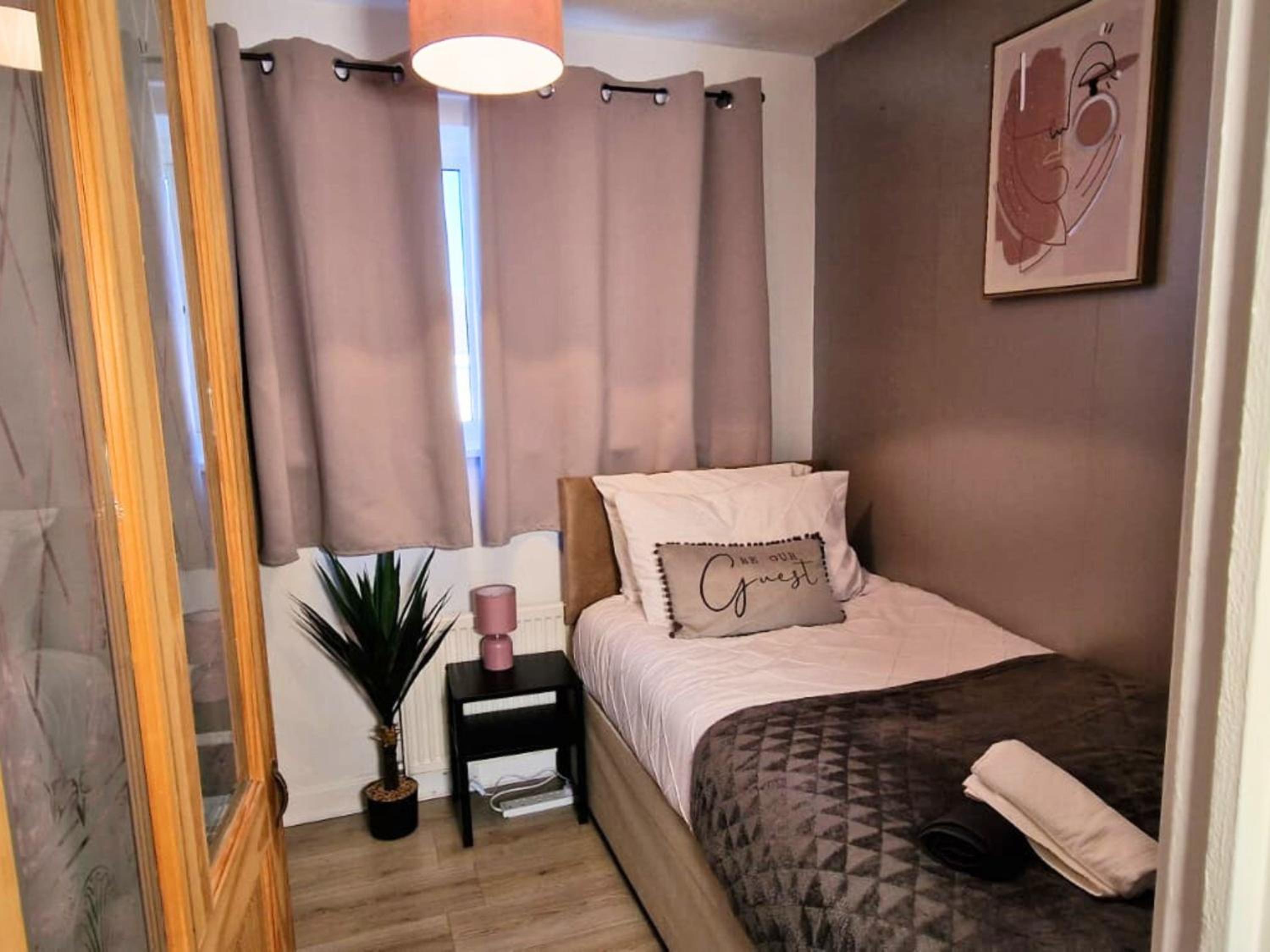 Three-Bedroom House photo 1