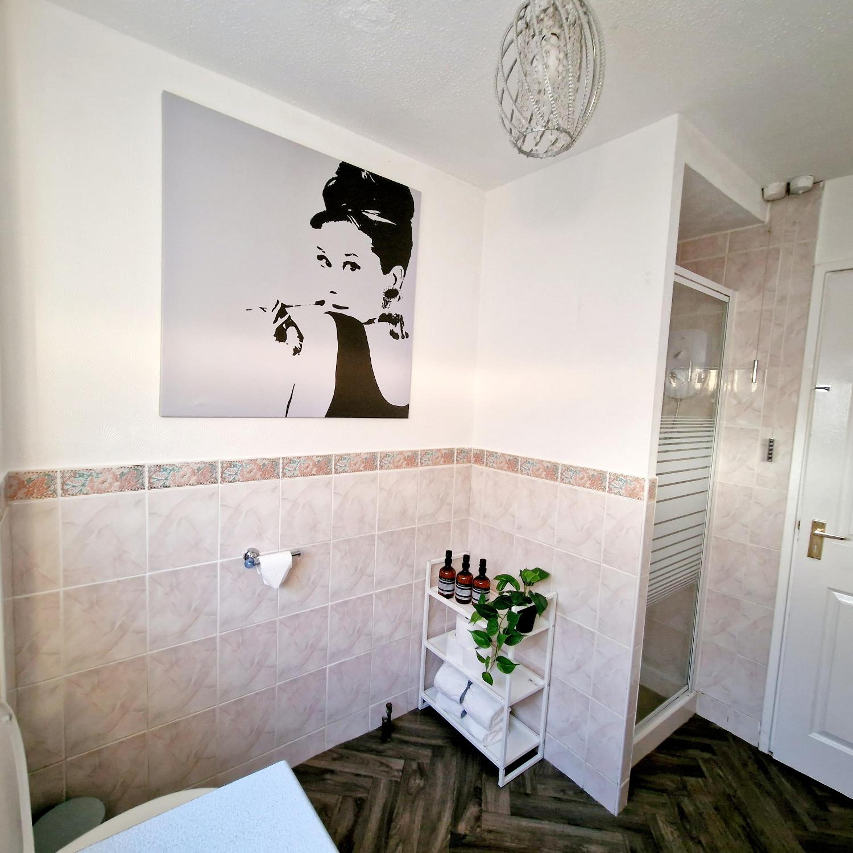 Three-Bedroom House photo 3