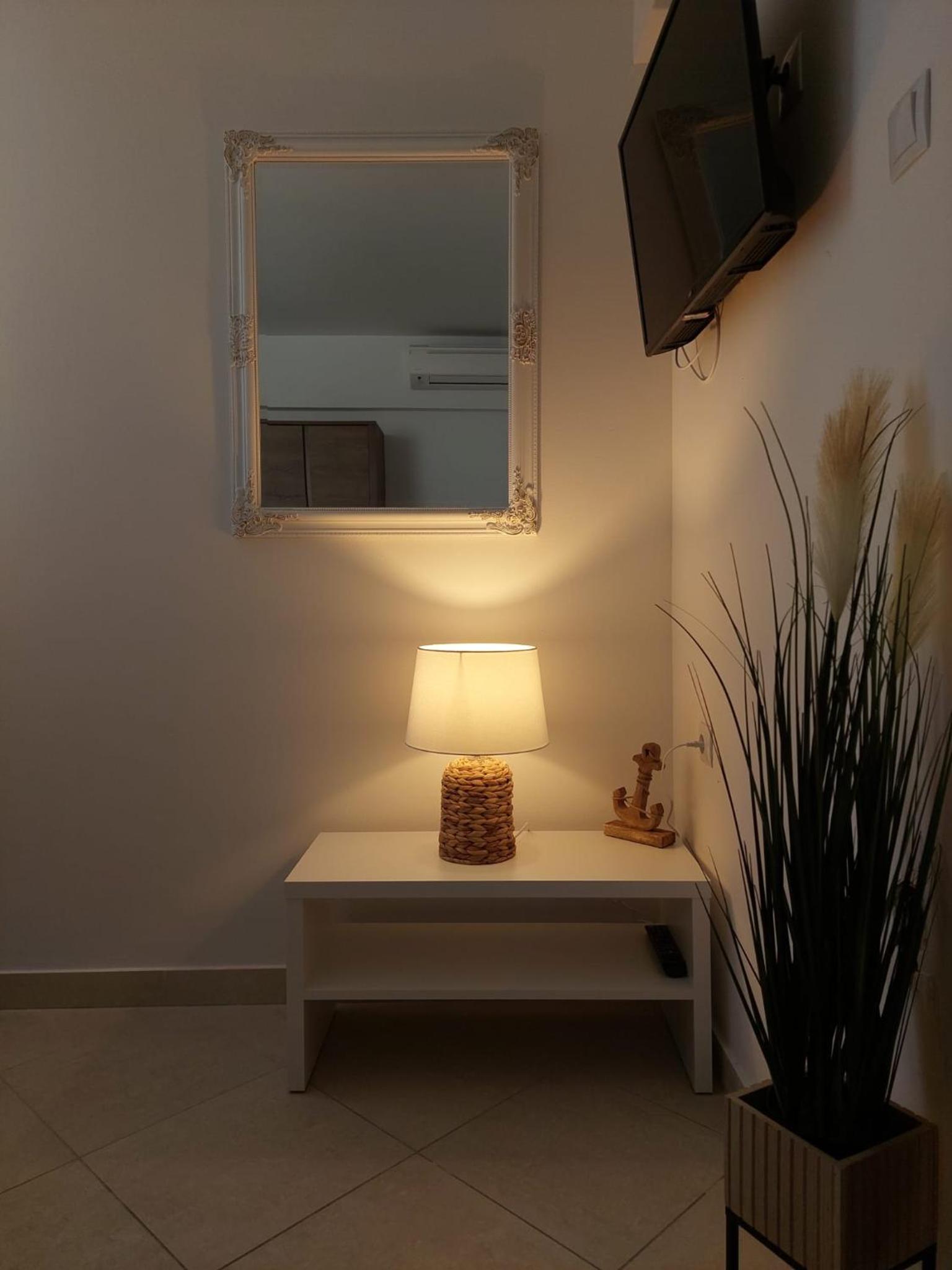 Double or Twin Room with Private Bathroom photo 2