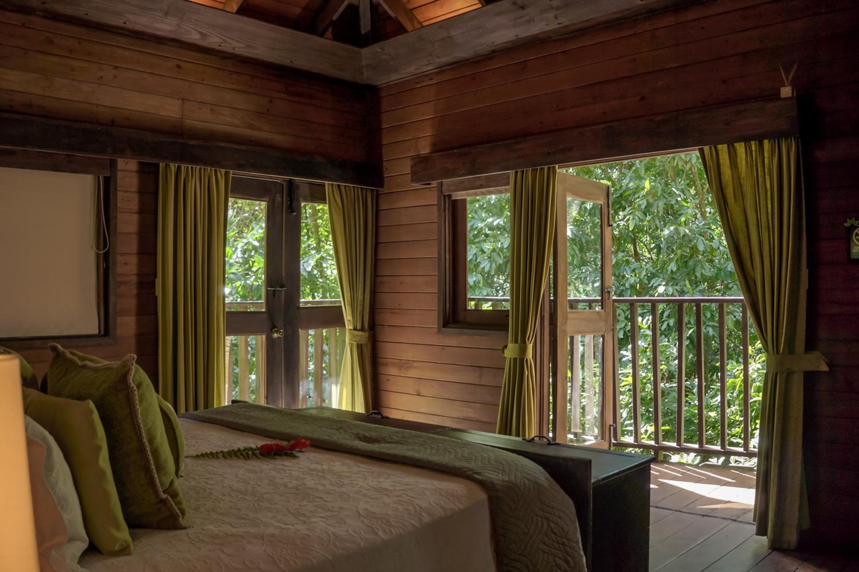Superior King Suite photo 2