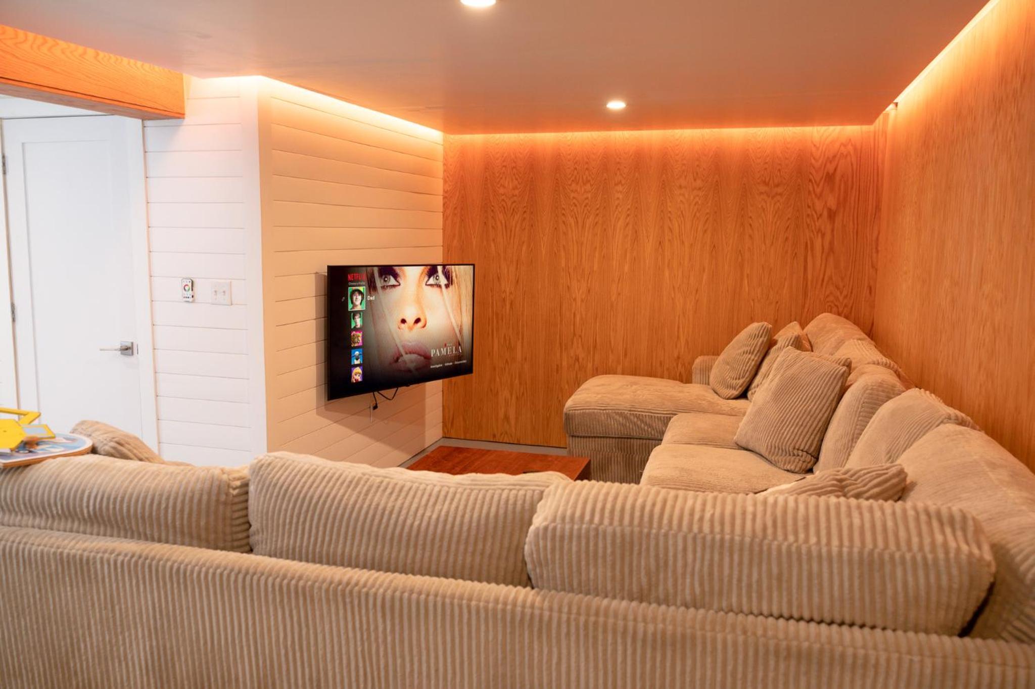 Four-Bedroom House photo 2