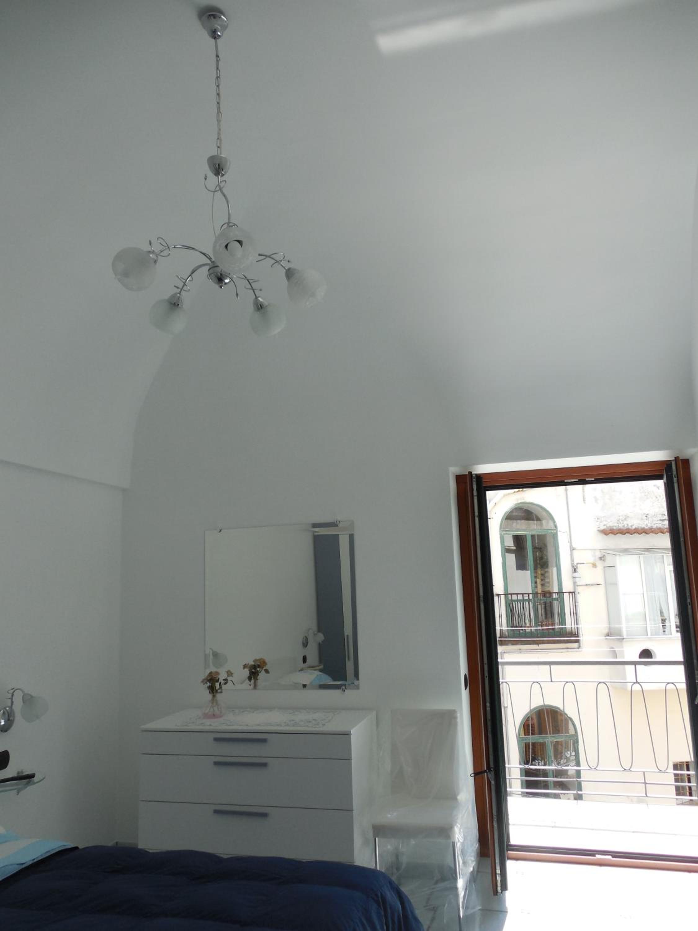 Two-Bedroom House - Photo 4