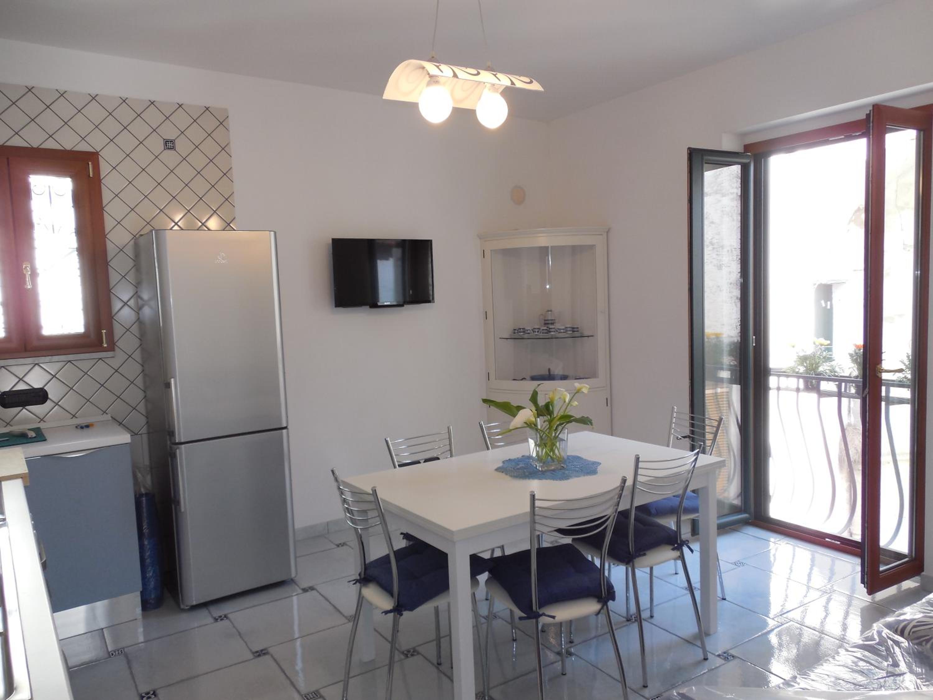 Two-Bedroom House - Photo 16