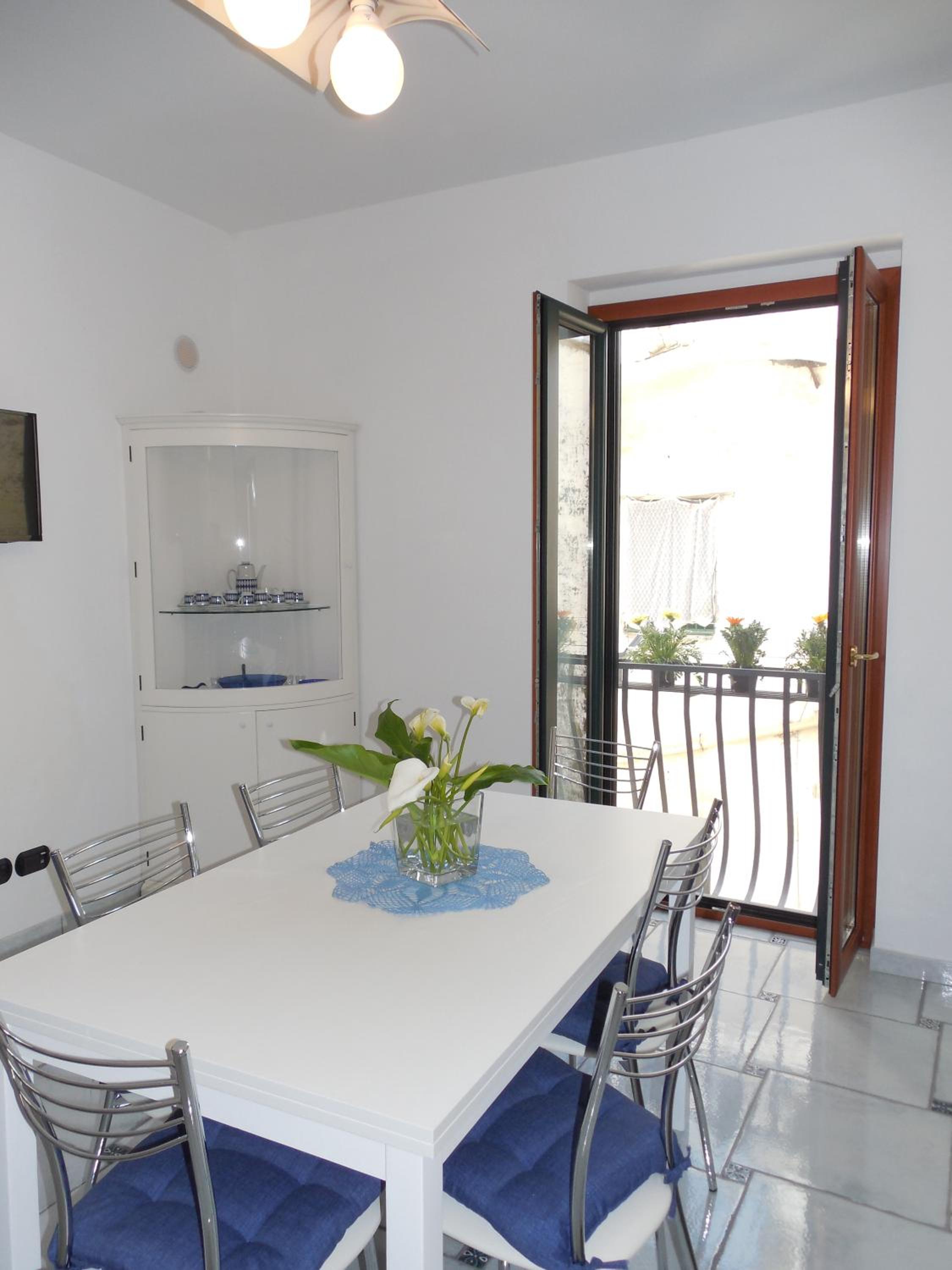 Two-Bedroom House - Photo 33