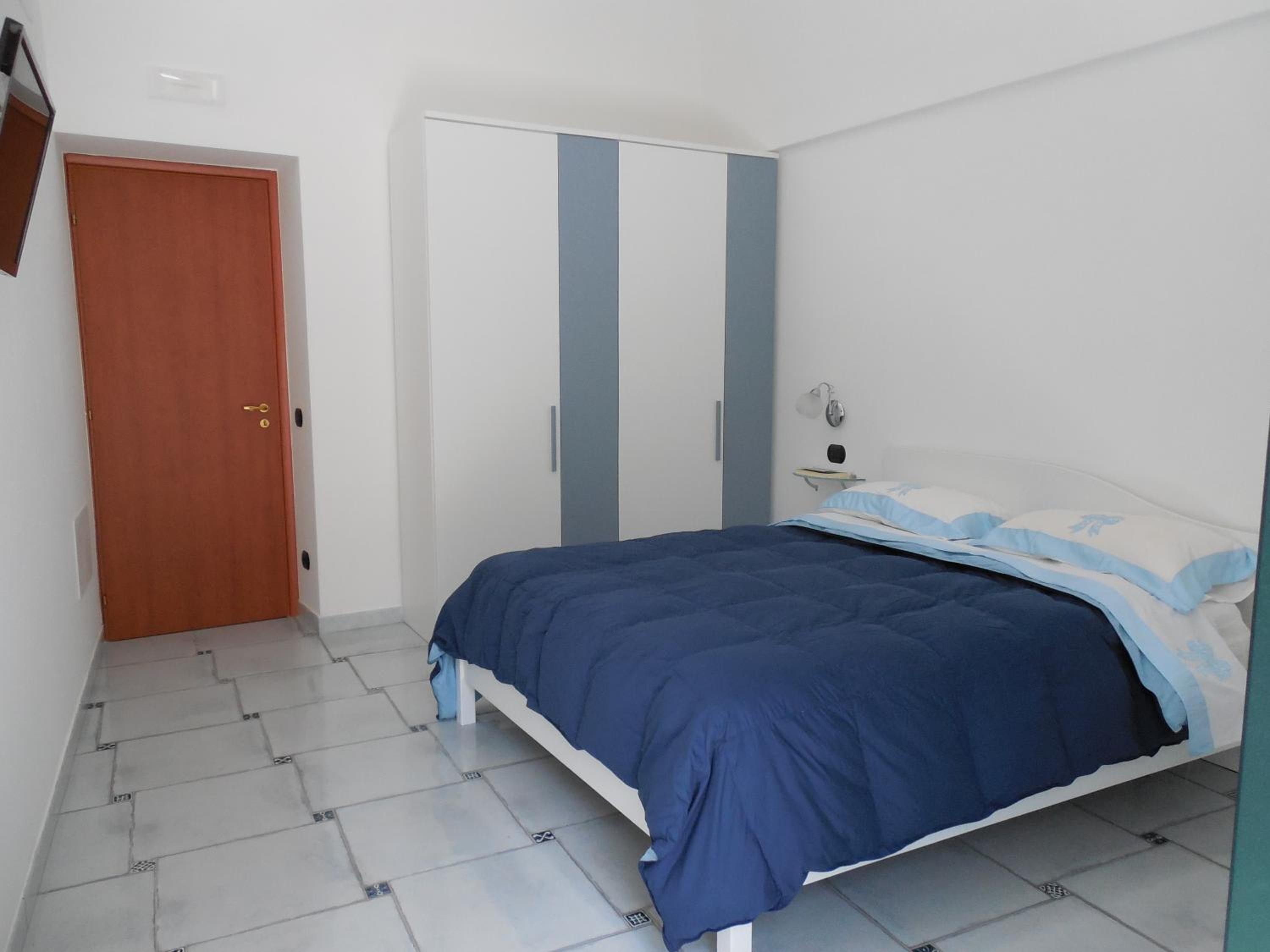 Two-Bedroom House - Photo 35