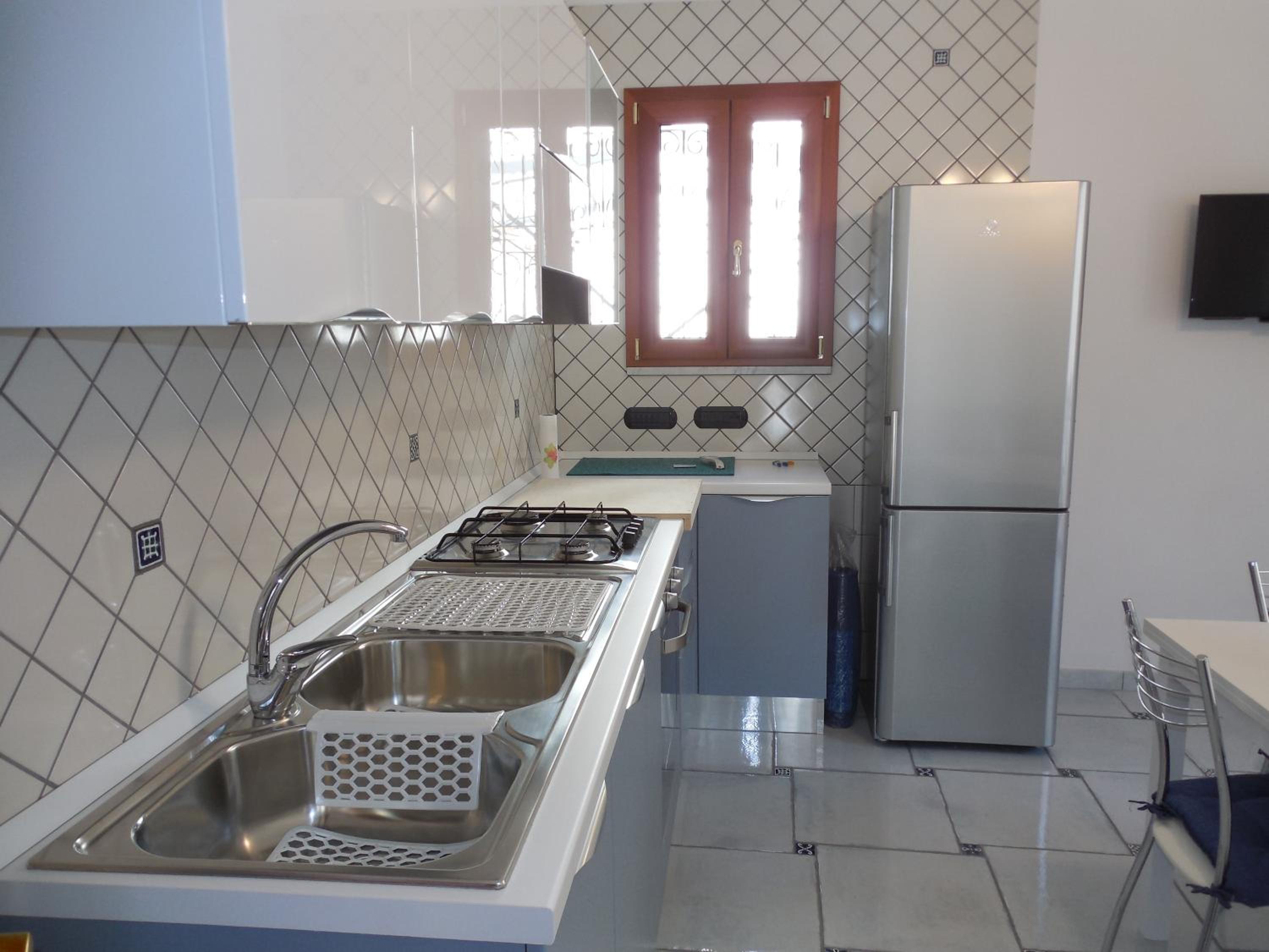 Two-Bedroom House - Photo 38