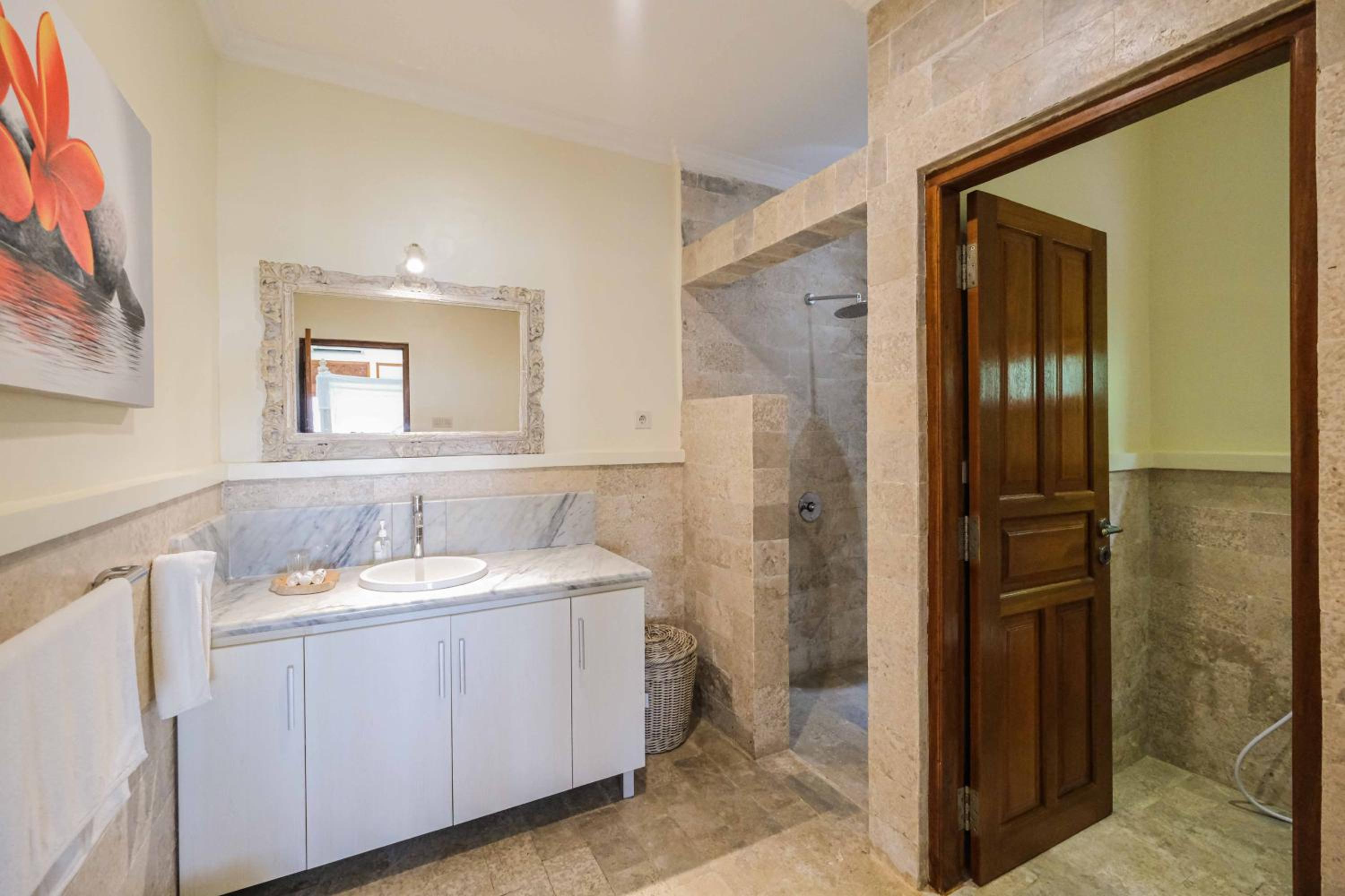 Three-Bedroom Villa - Photo 18