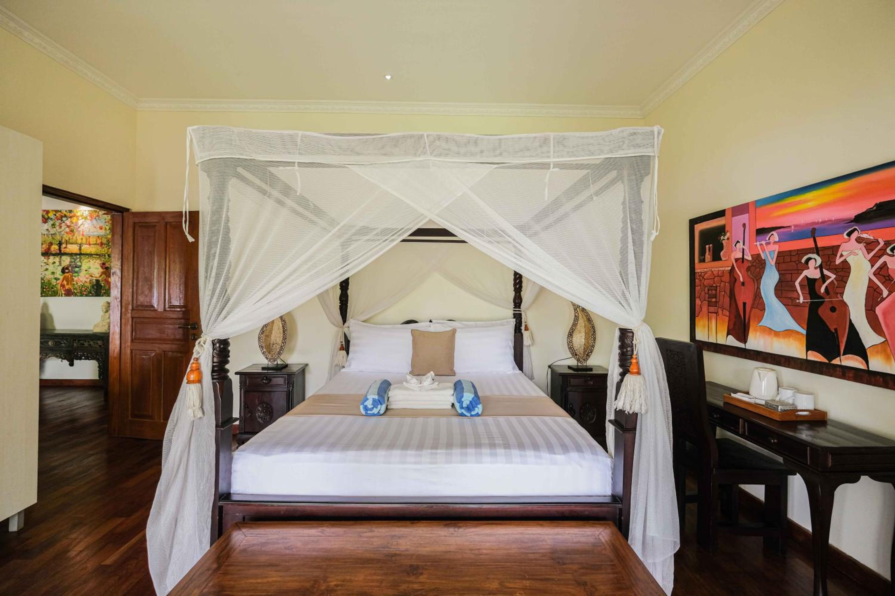 Three-Bedroom Villa - Photo 22