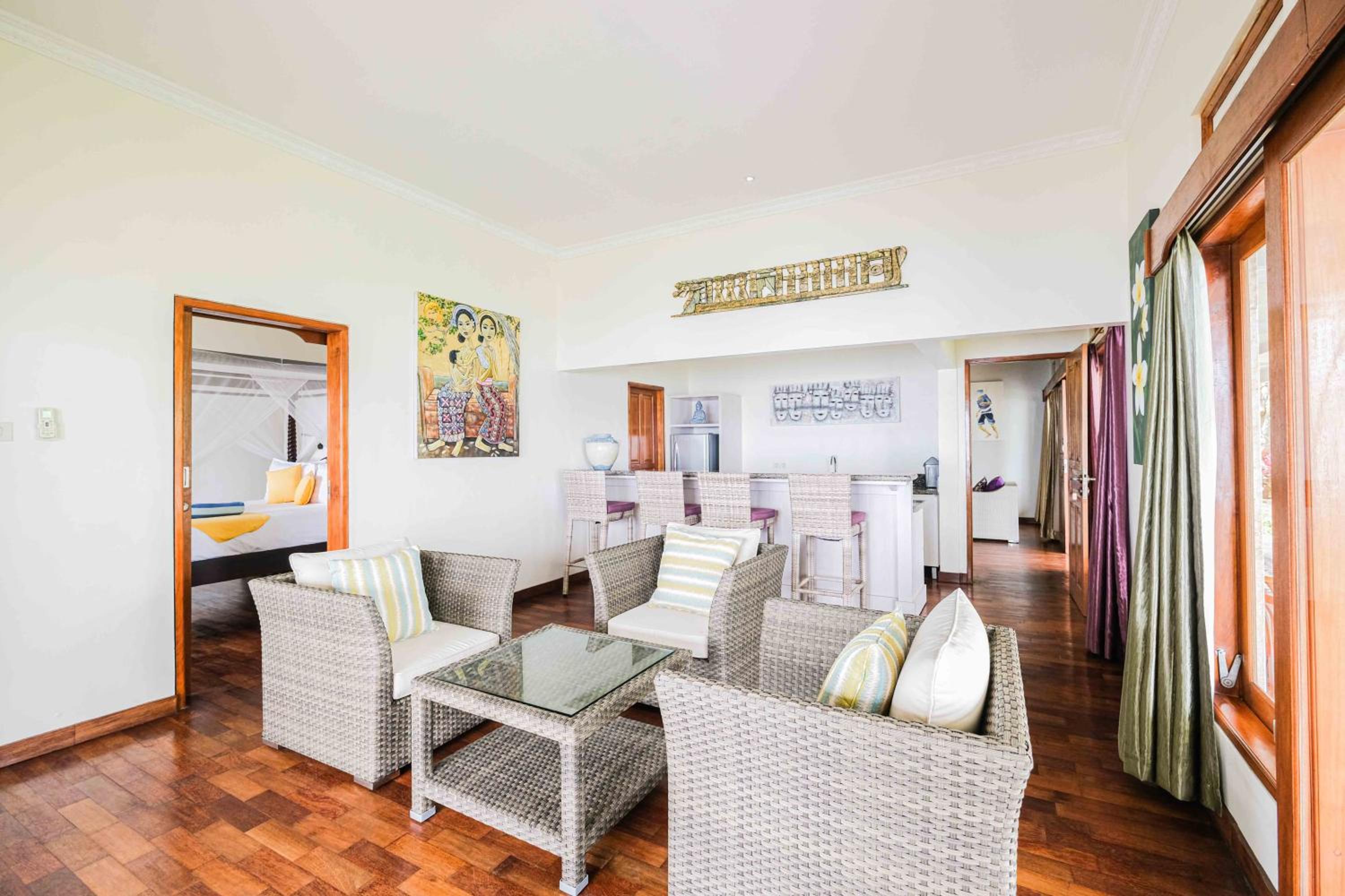 Three-Bedroom Villa - Photo 12