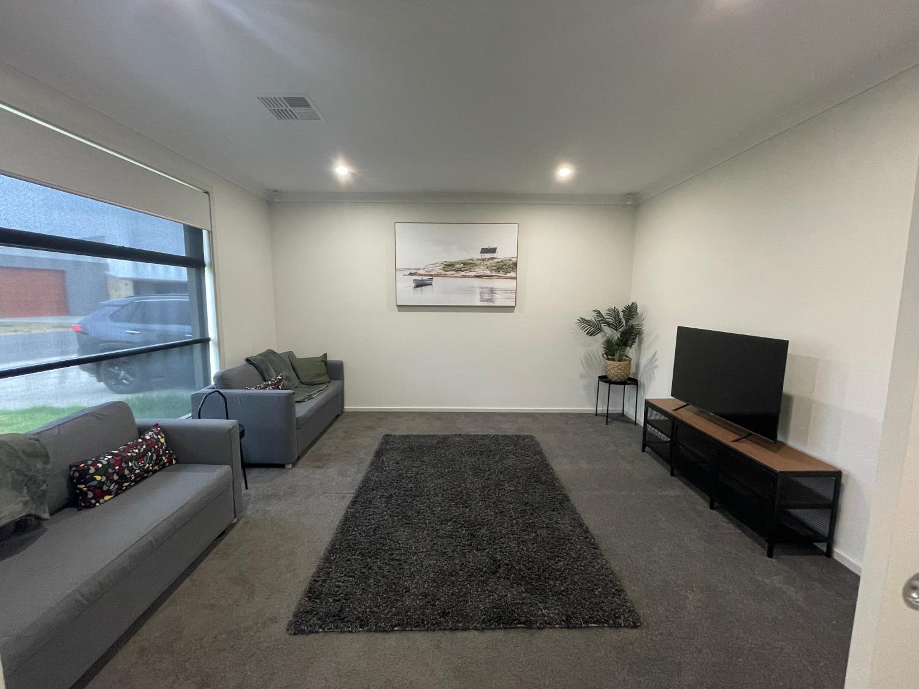 Four-Bedroom House photo 1
