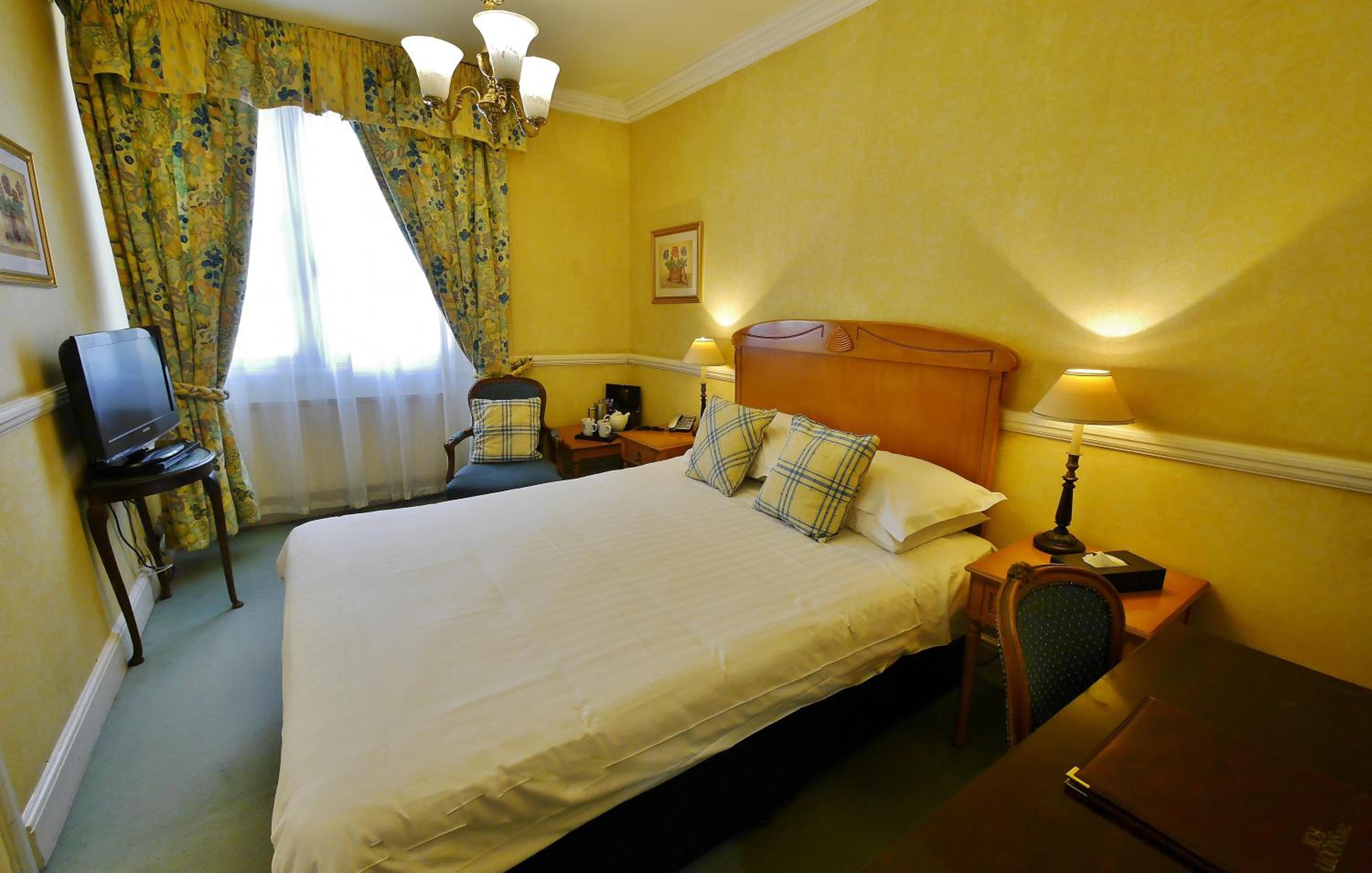 Compact Double Room - Photo 1