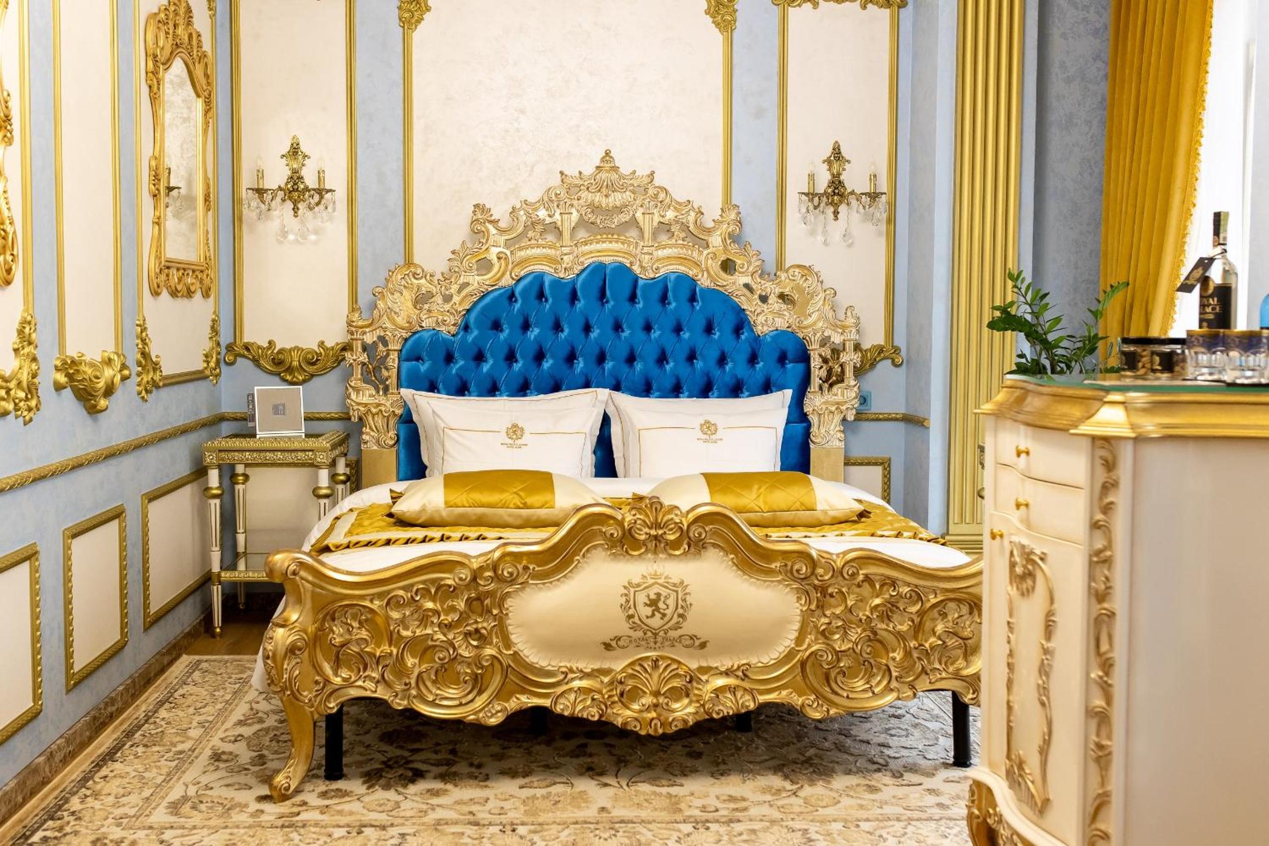 Superior King Suite