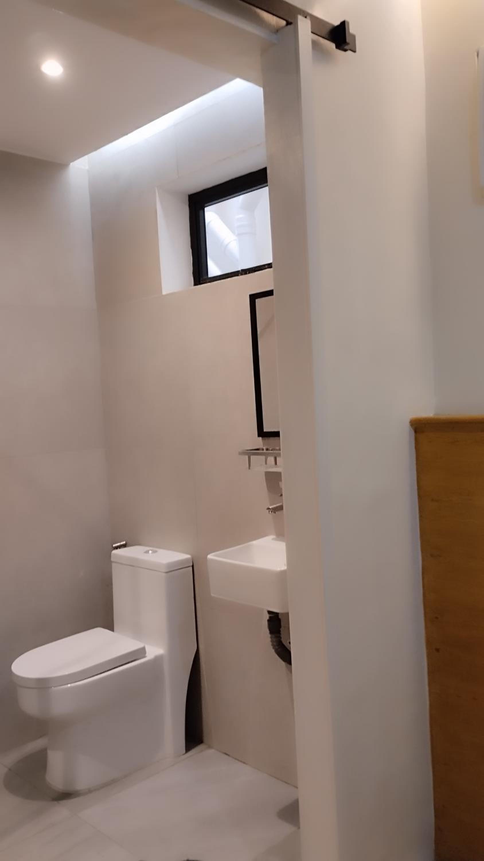 Twin Room with Bathroom - Photo 8