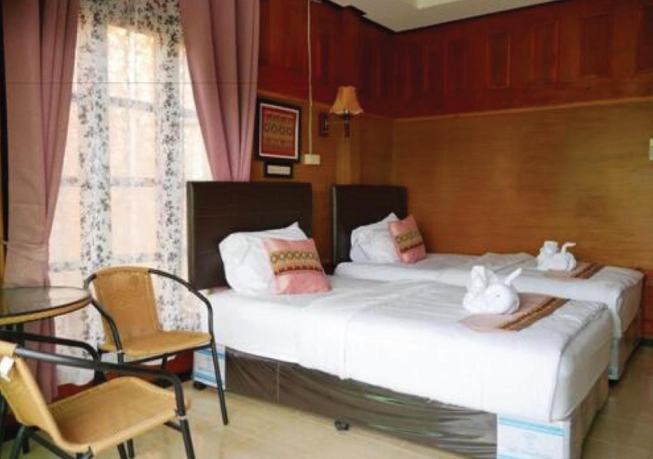 Deluxe Twin Room photo 2