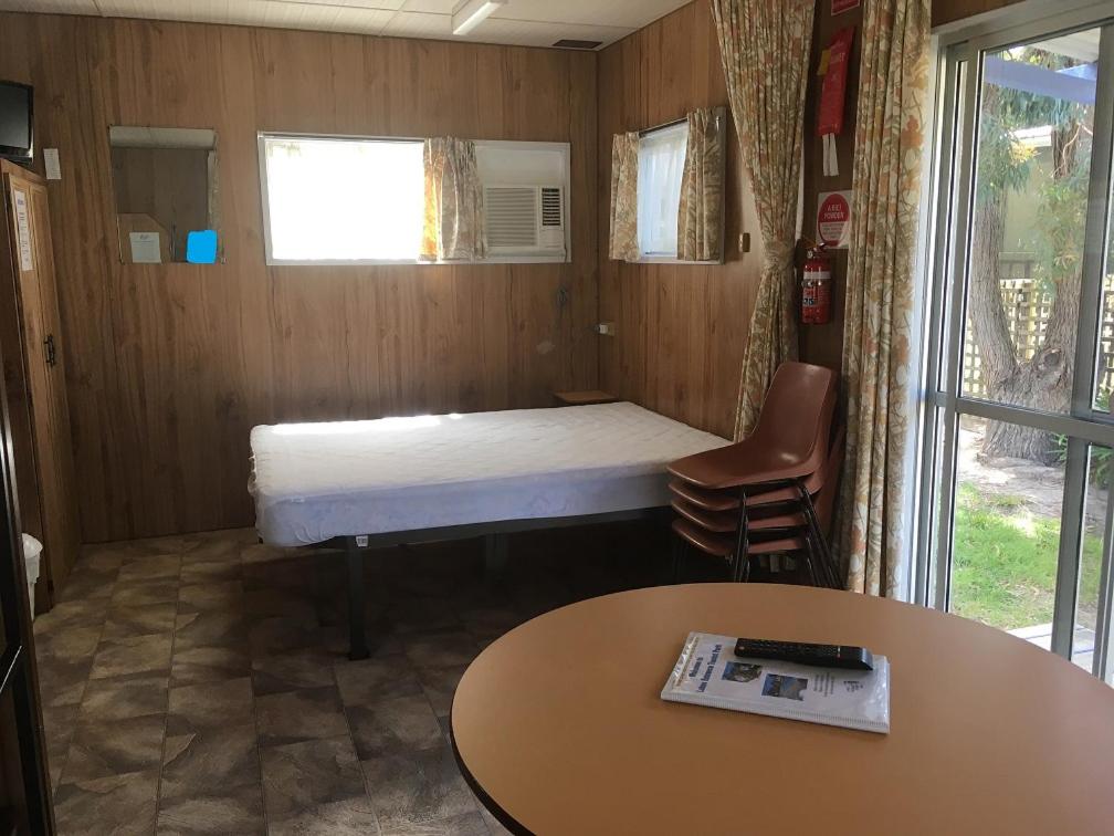Economy Cabin - No Ensuite photo 1