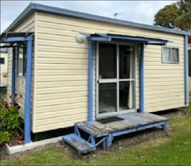 Economy Cabin - No Ensuite photo 2