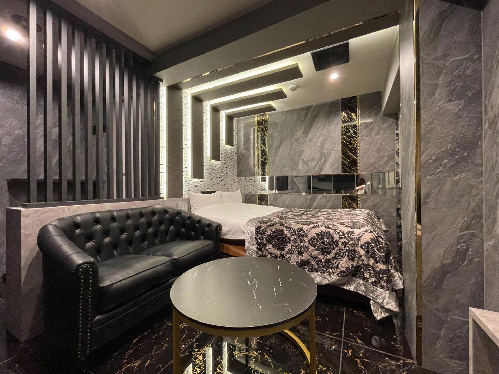 Double Room With Private Bathroom photo 2