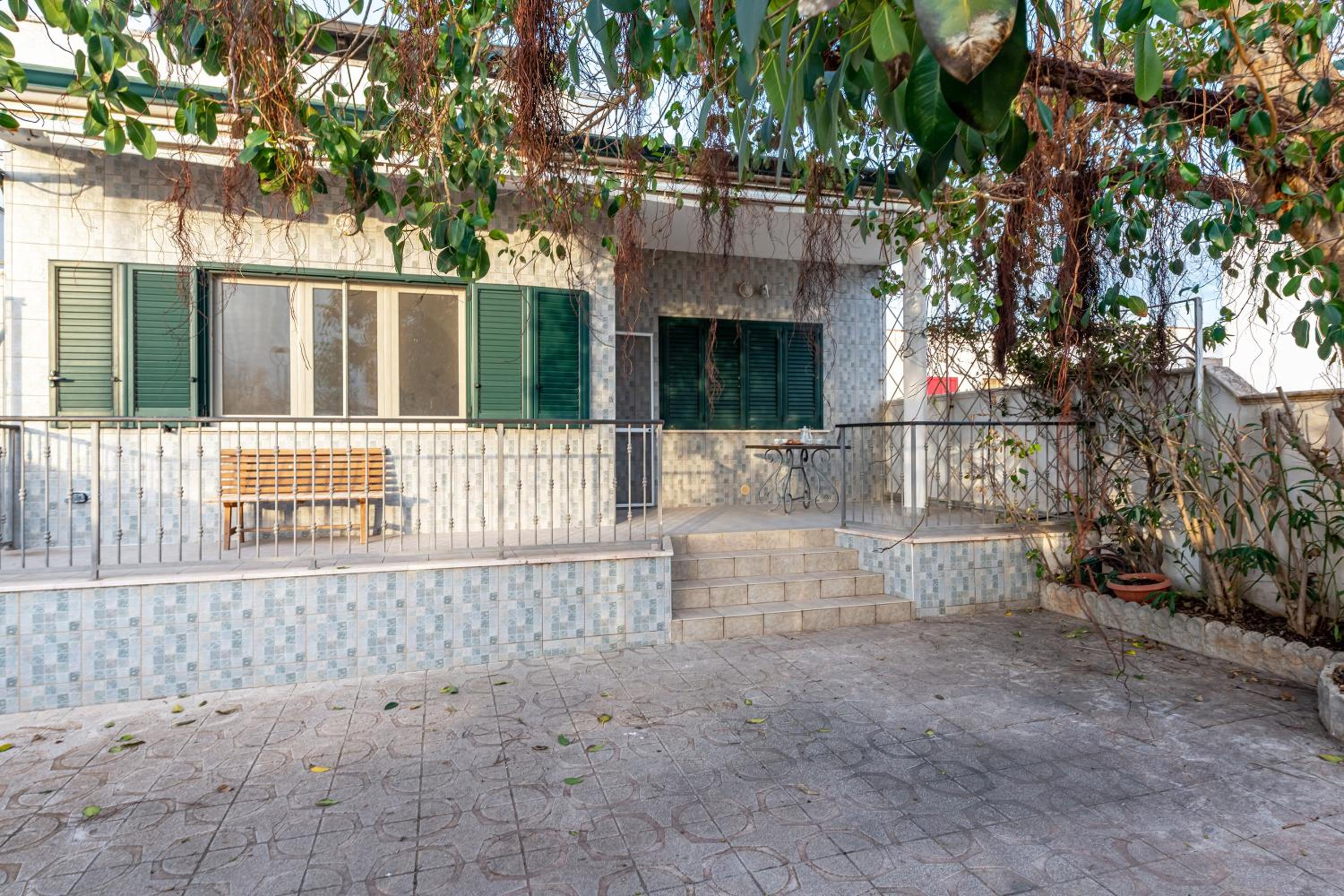 Four-Bedroom House photo 2