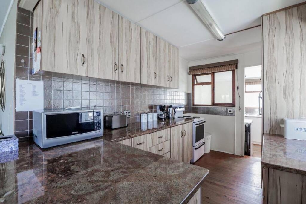 Three-Bedroom House photo 2