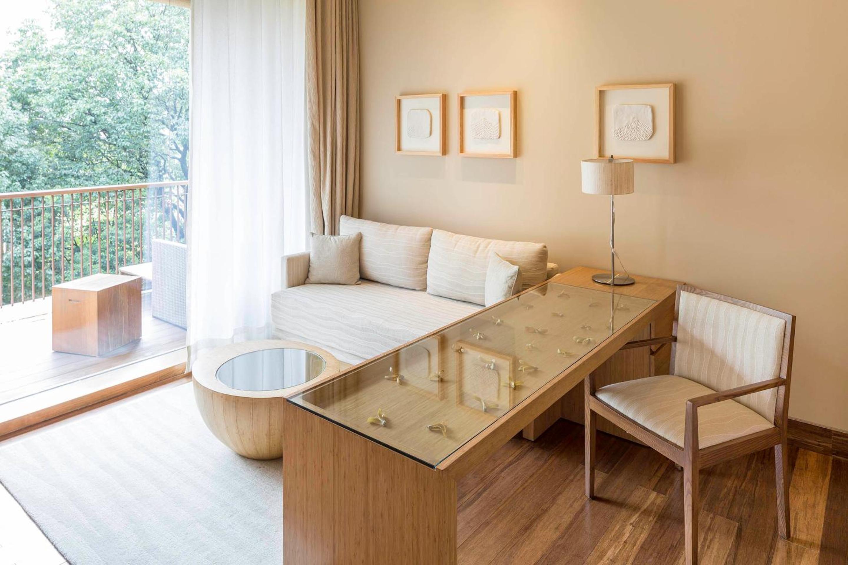 Forest Room with airport transfers, one wellness session daily and one wellness consultation during the stay