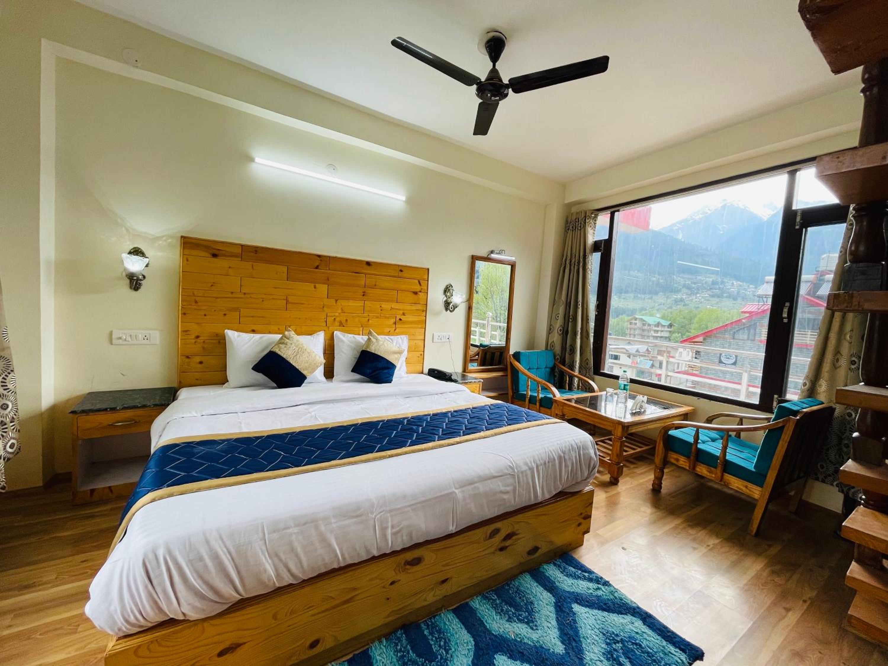 King Room With Balcony