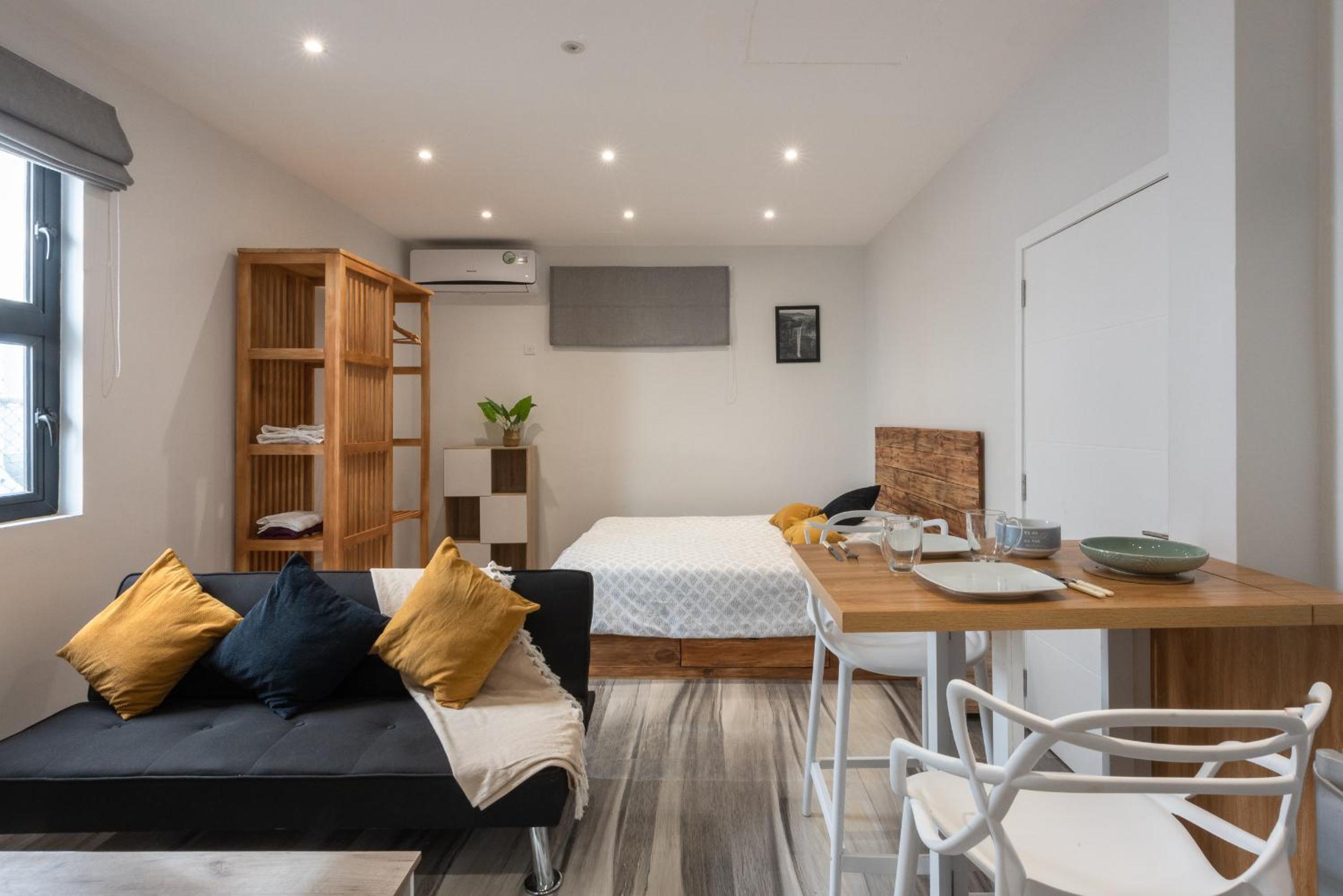 One-Bedroom Apartment photo 1