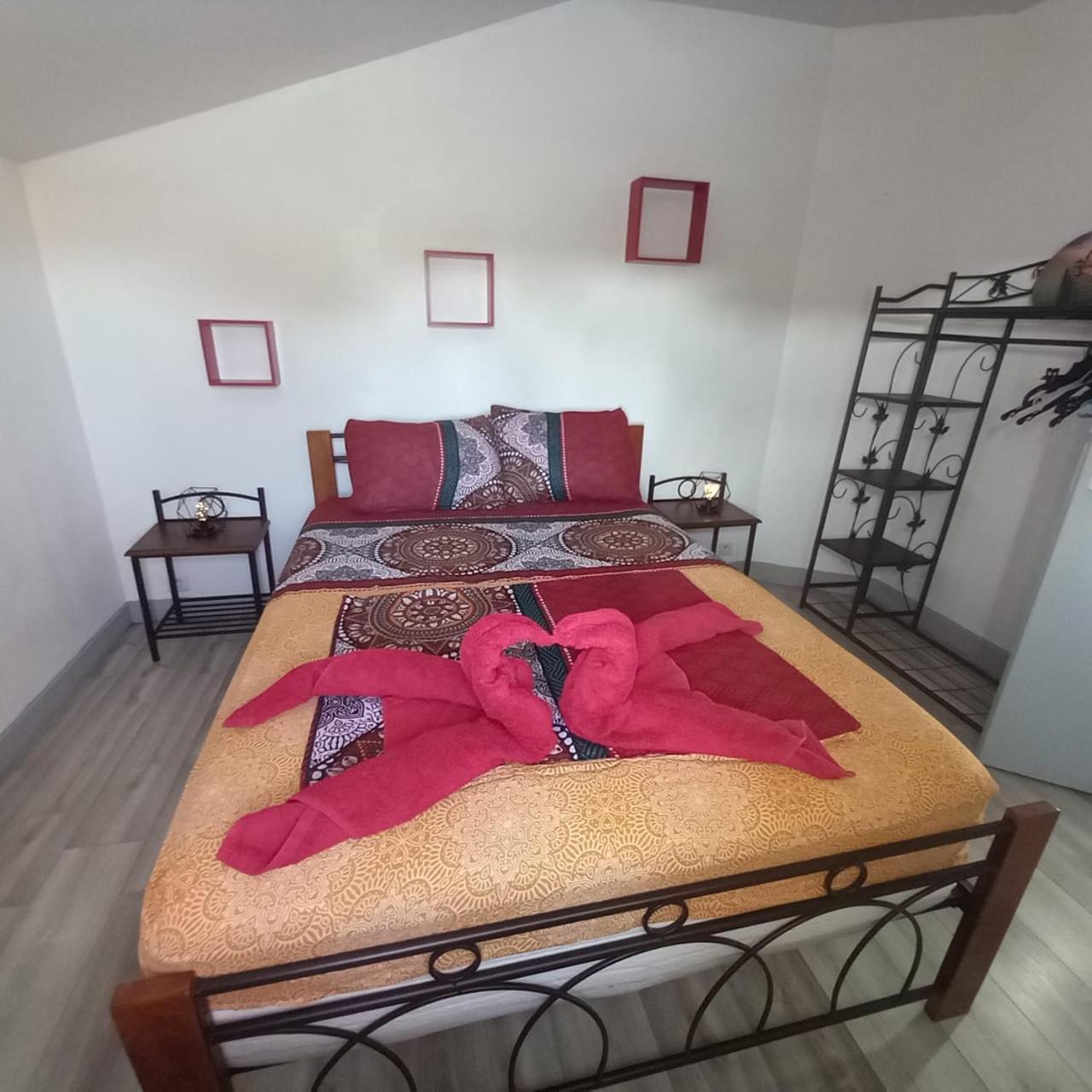 Three-Bedroom House photo 3