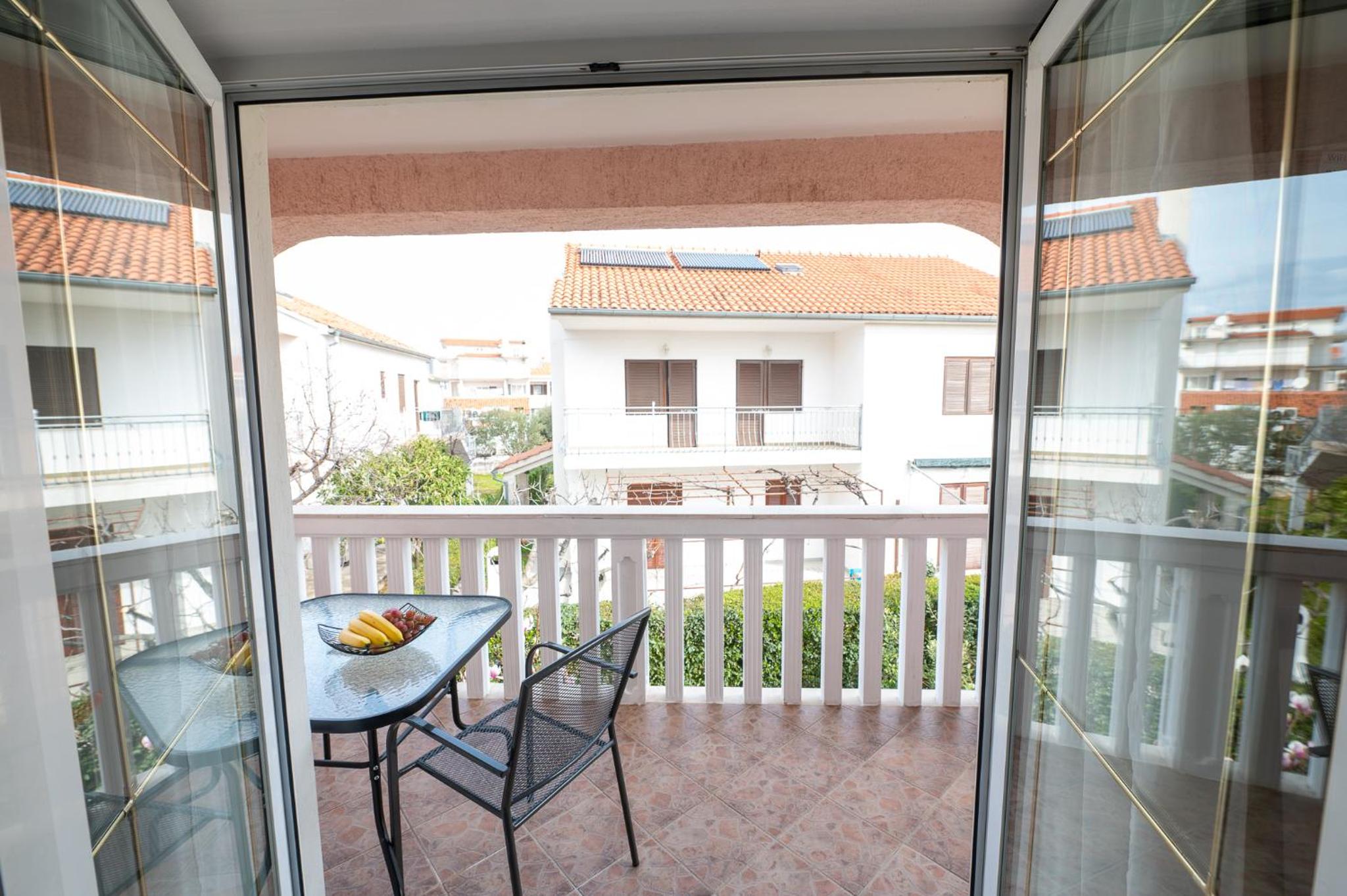 Studio with Balcony photo 3