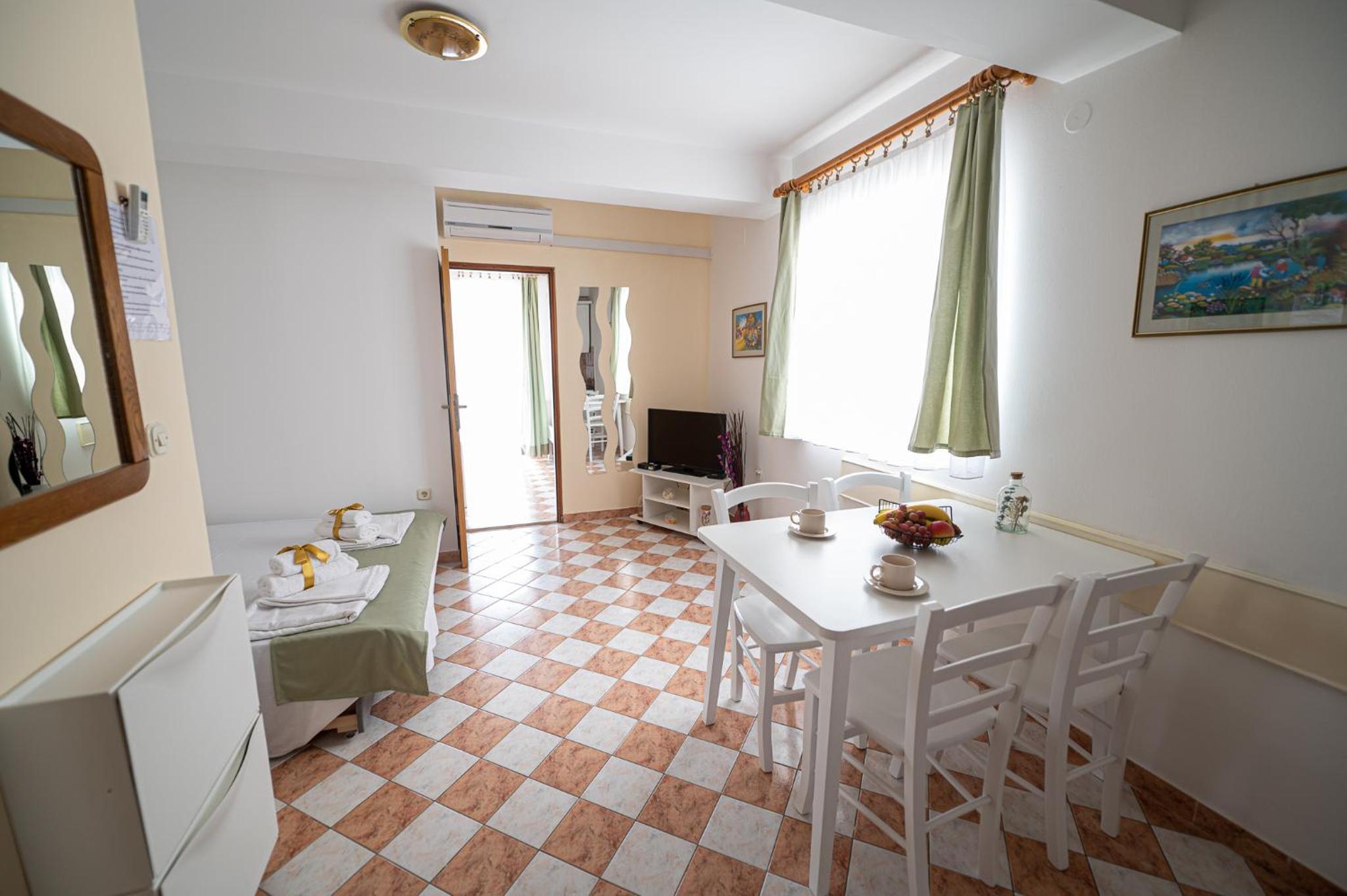Apartment with Balcony photo 1