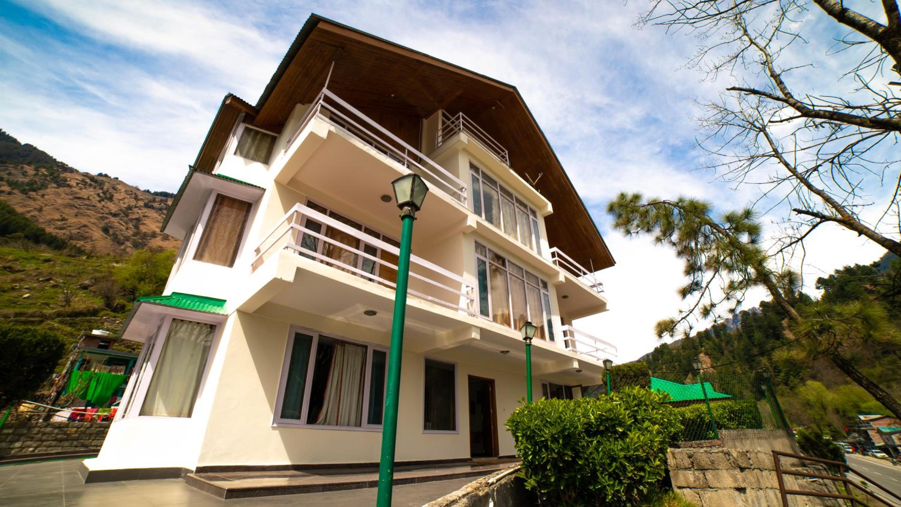 Deluxe Double Room With Balcony photo 2