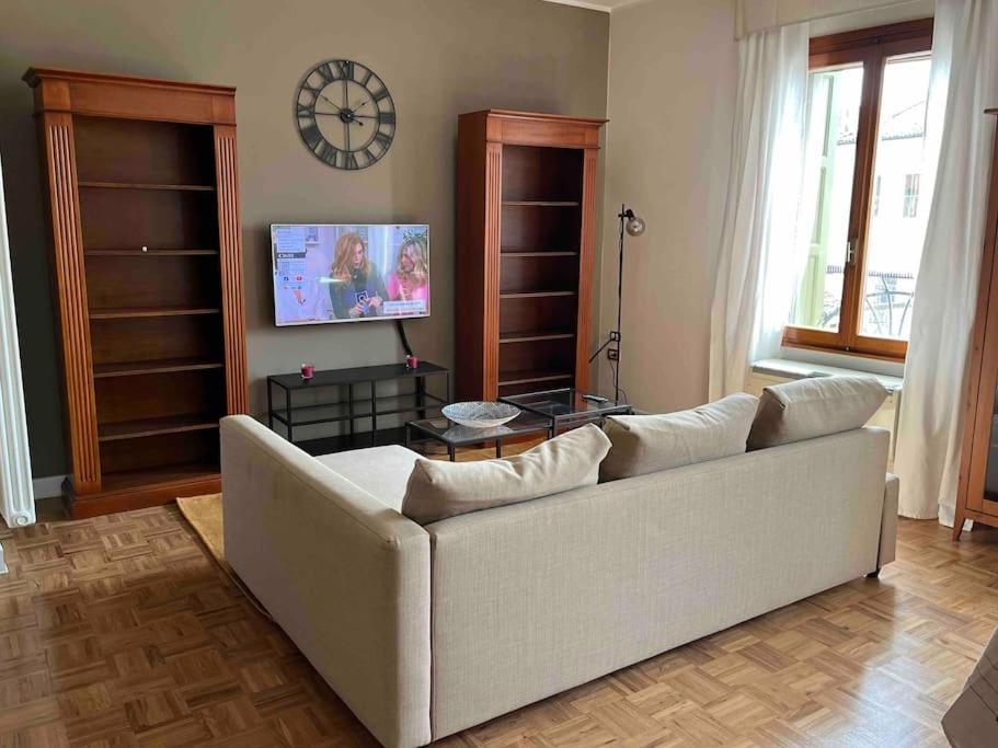 Three-Bedroom Apartment photo 2
