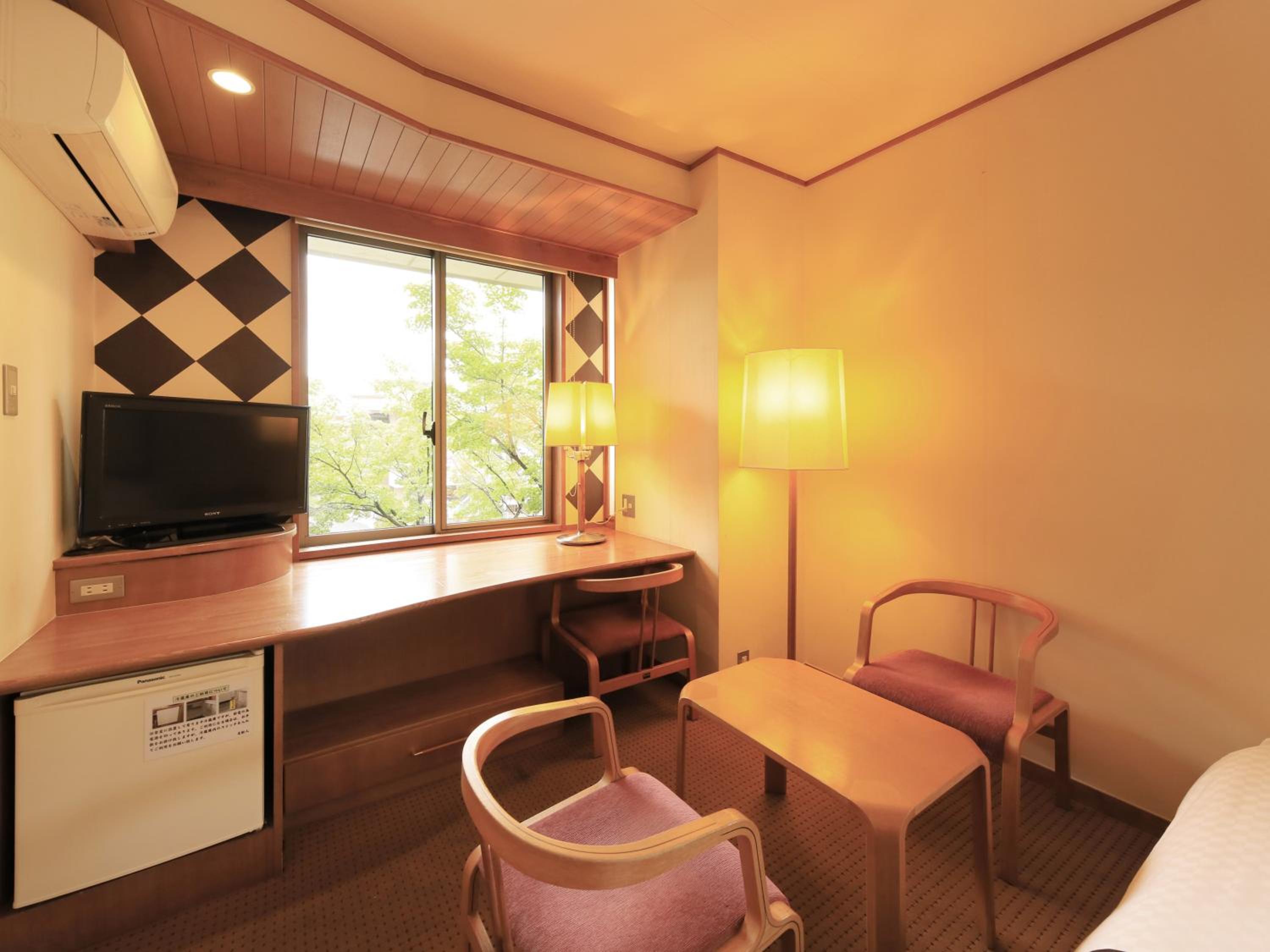 Standard Twin Room - Photo 2