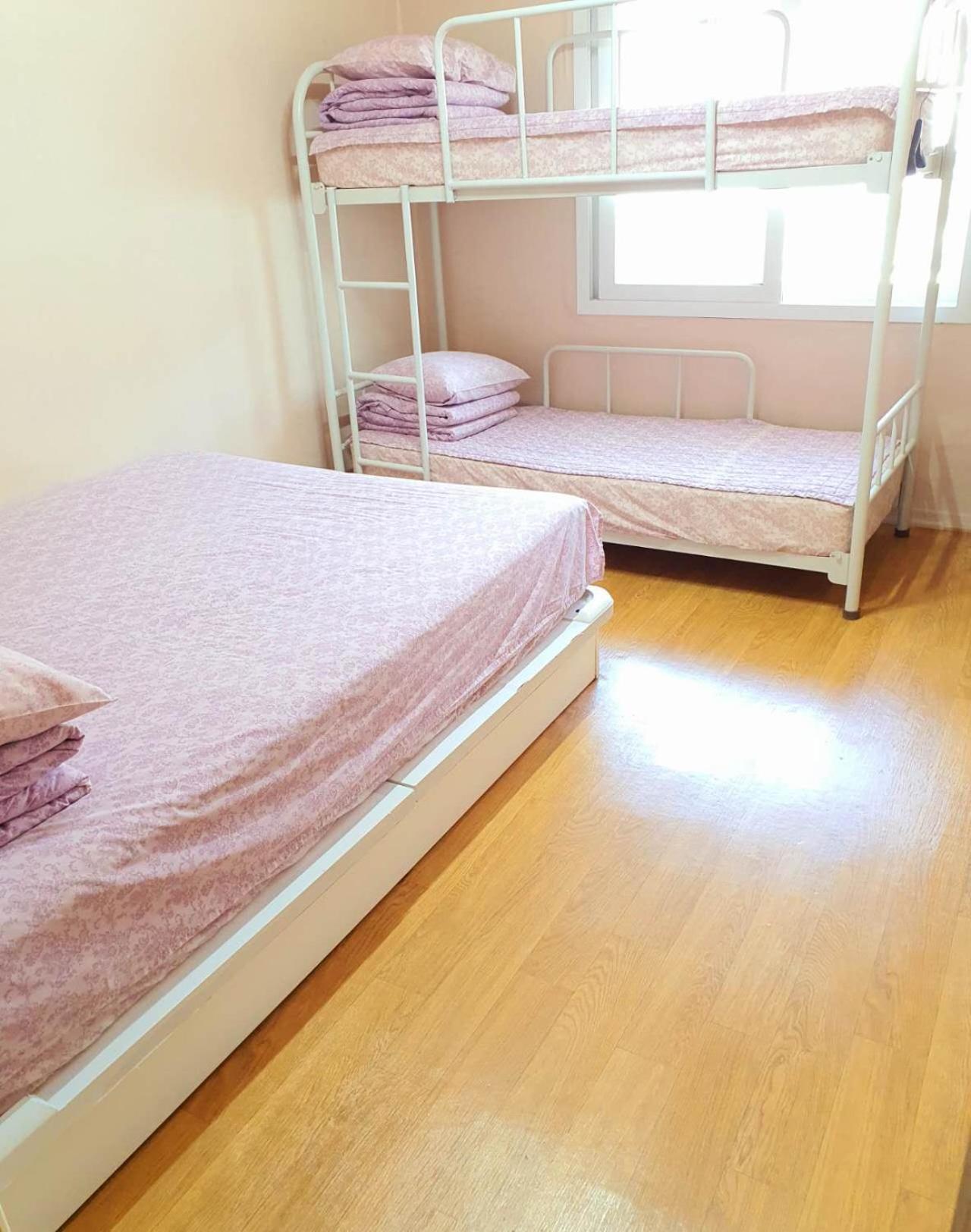 Studio (4 Adults)