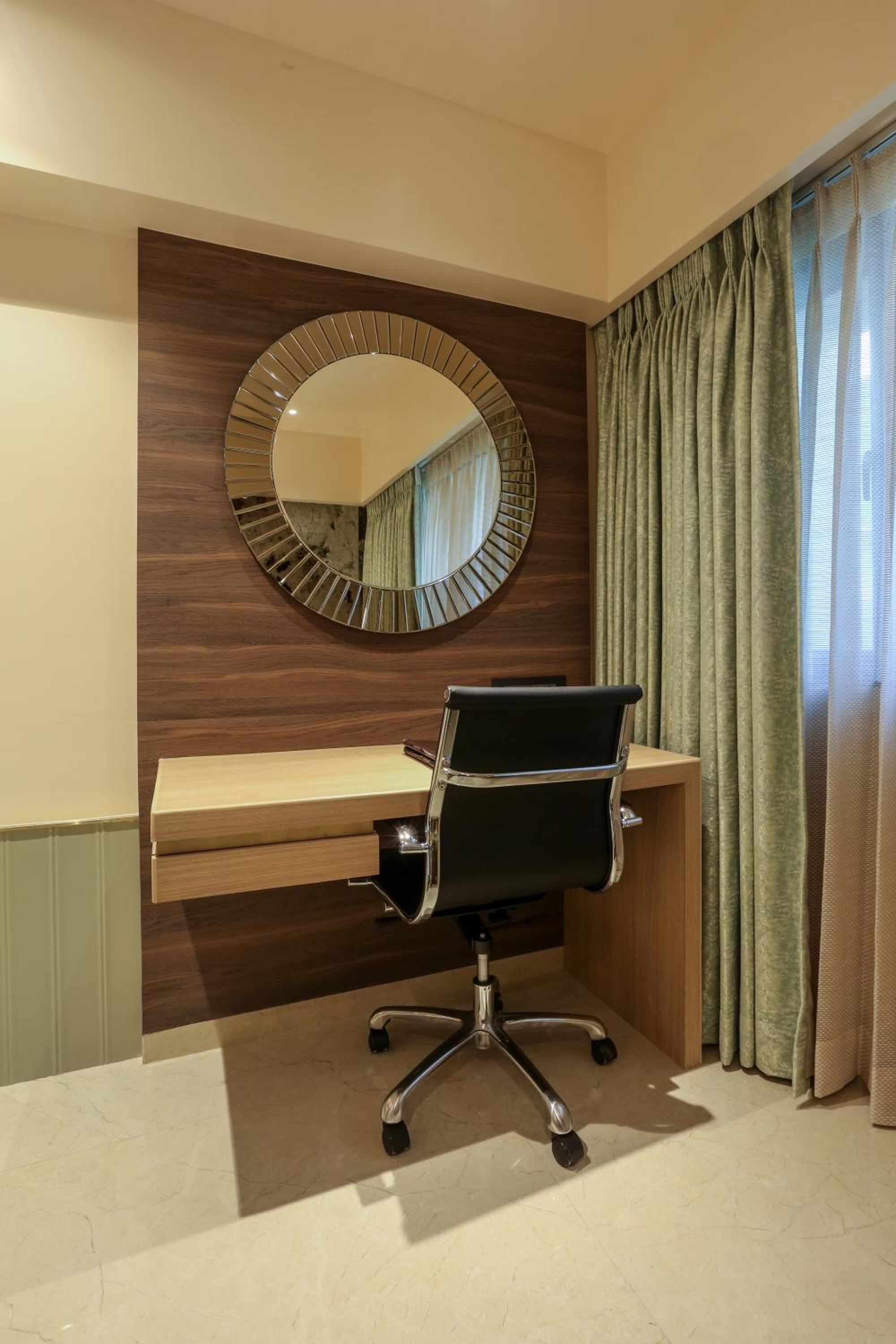 Club Room Single photo 1