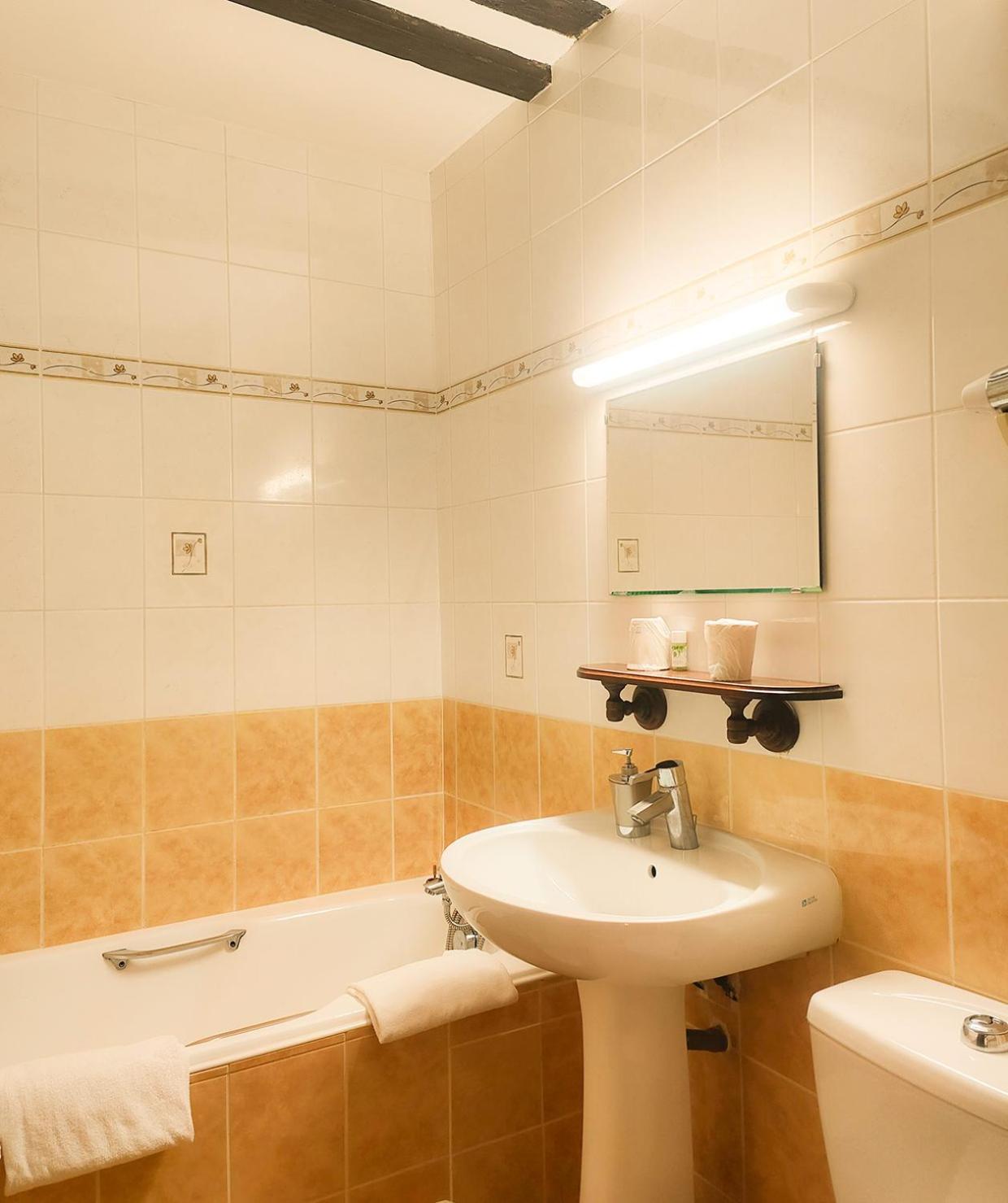 Double Room - Photo 4