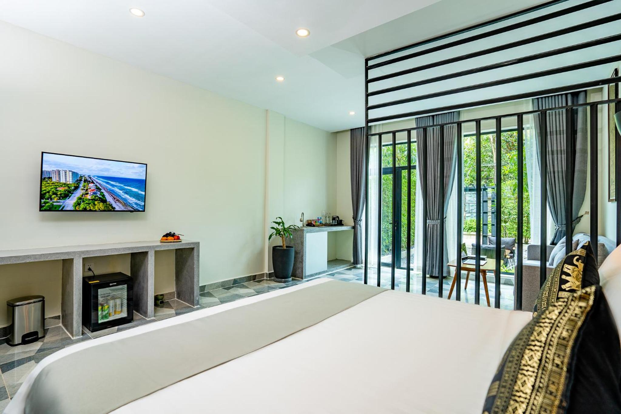 Terrace King Suite with Garden - Photo 3