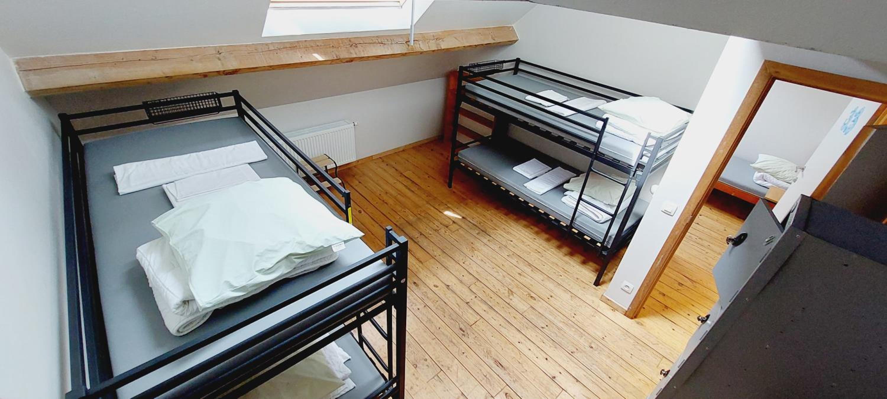 Bed in 6-Bed Mixed Dormitory Room